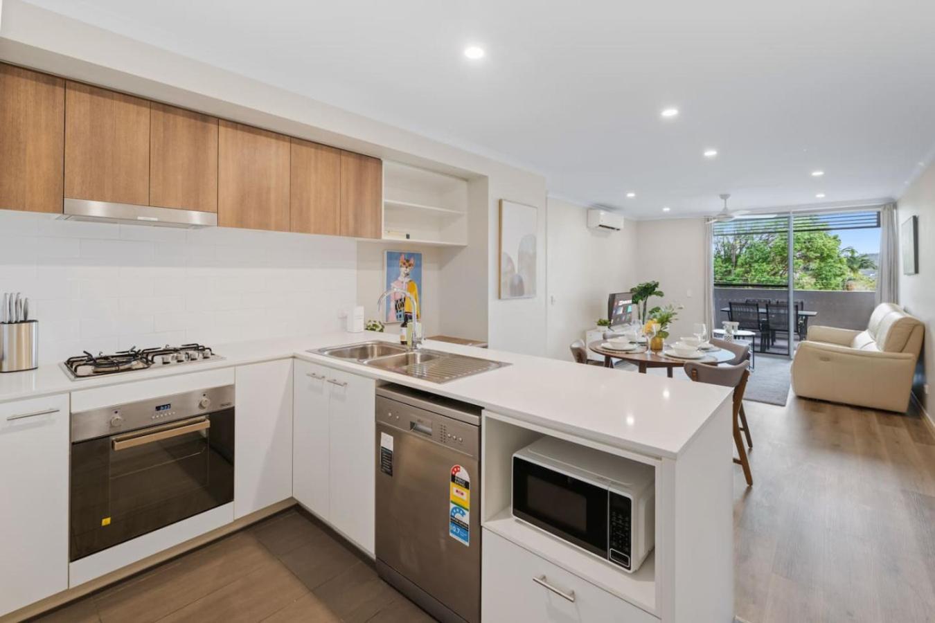 Workspace Walk To Train And Shops Free Carpark Brisbane