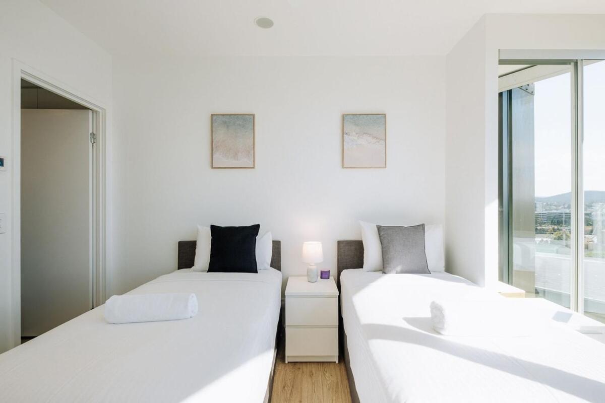 Apartment Twin Retreat With Views @ One *