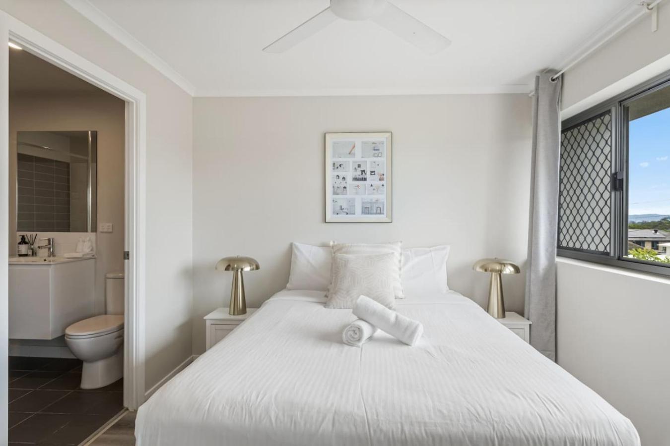 Workspace Walk To Train And Shops Free Carpark * Brisbane