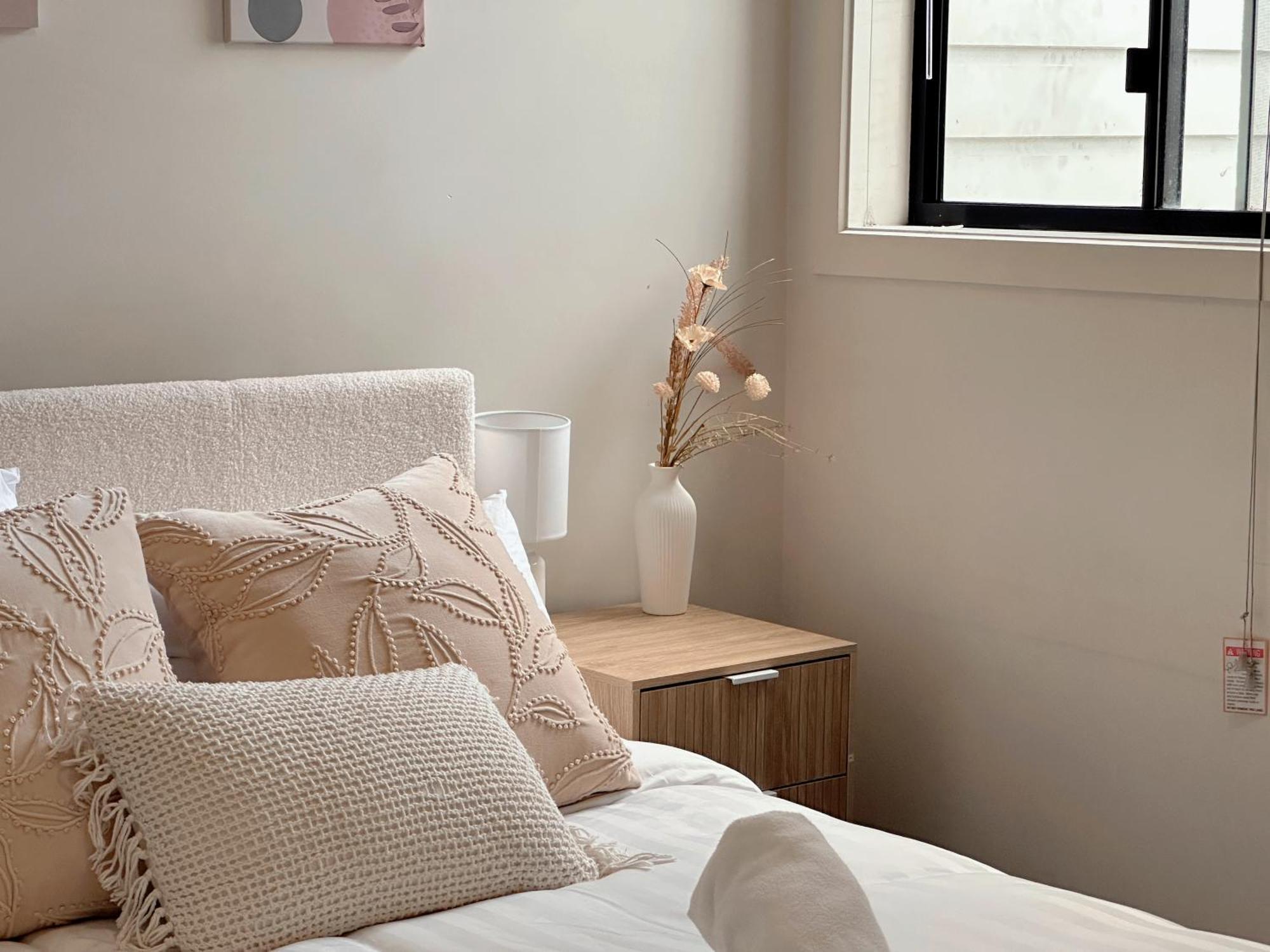 Modern 2br Retreat - 5min To Cbd & Free Parking Brisbane