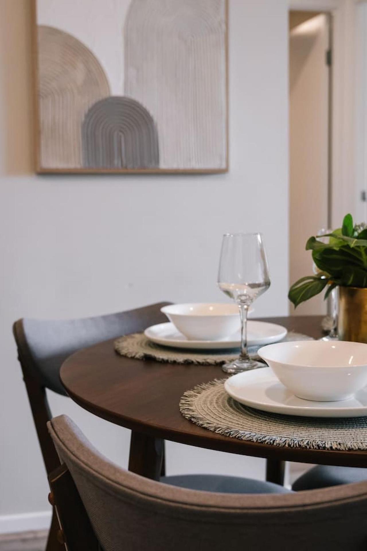 Workspace Walk To Train And Shops Free Carpark * Brisbane