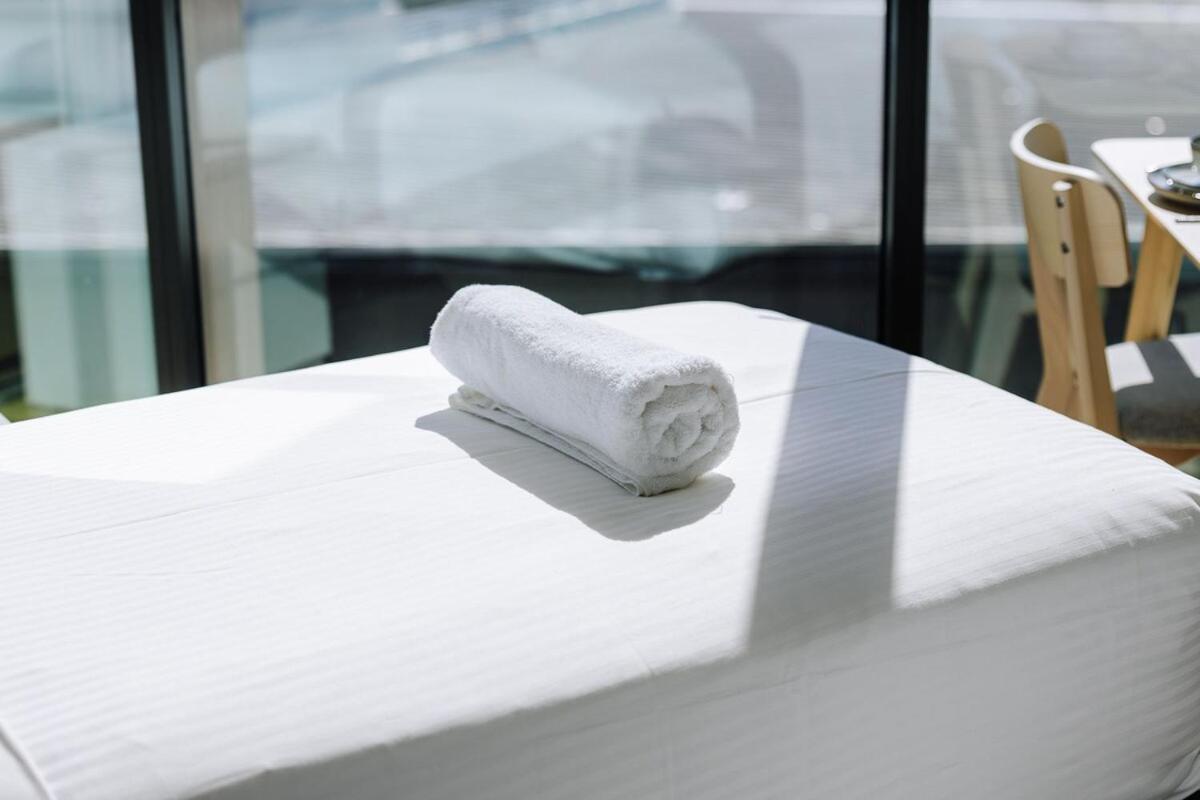 Twin Retreat With Views @ One *