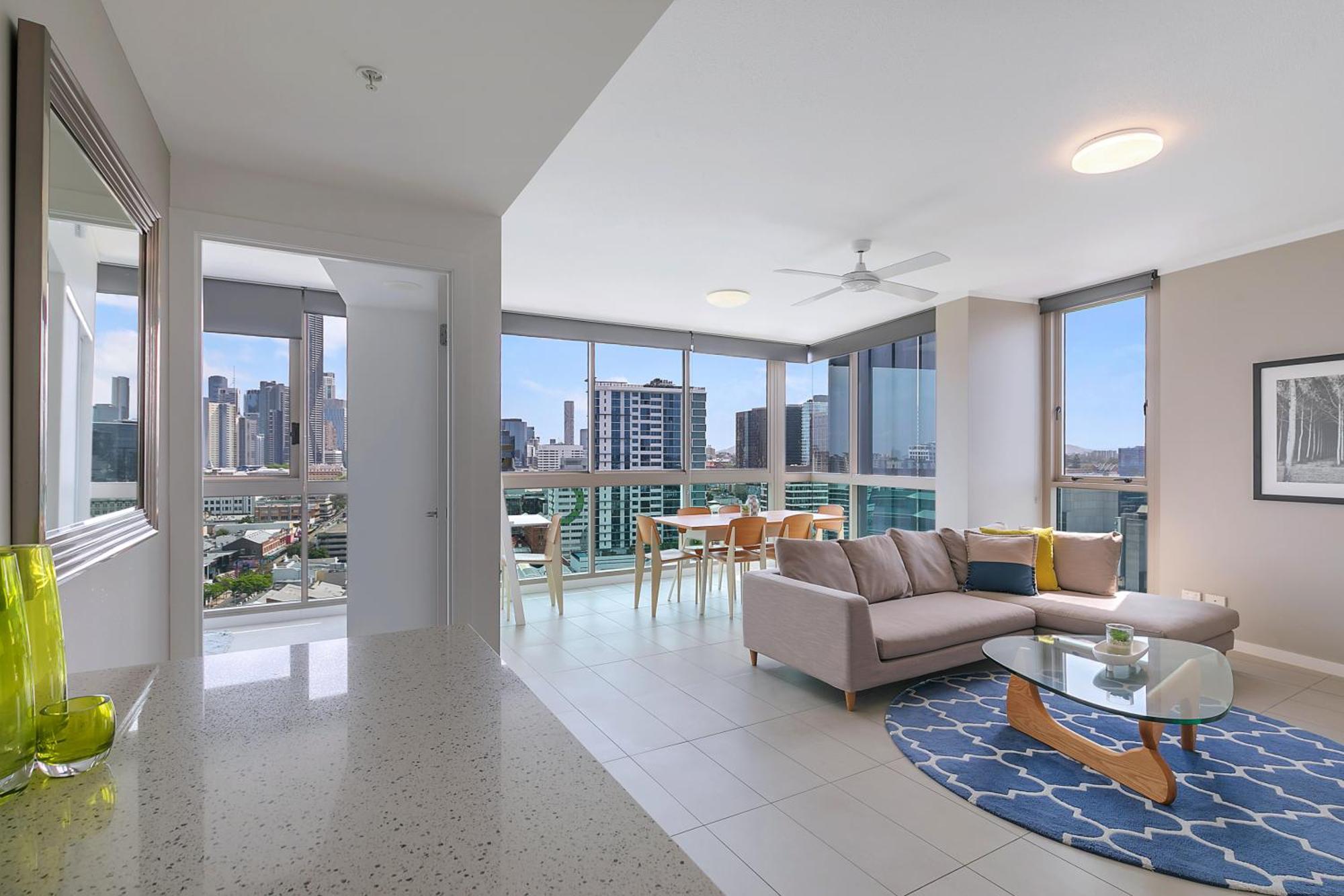 Mosaic Vista - Skyline Views Above Fashion Precinct Apartment