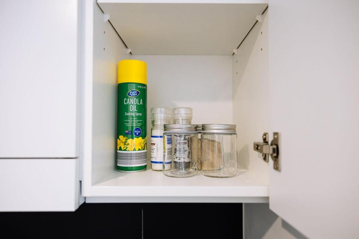 Twin Retreat With Views @ One Apartment