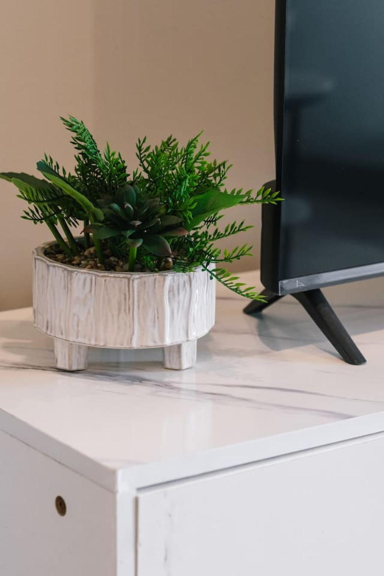 Workspace Walk To Train And Shops Free Carpark *