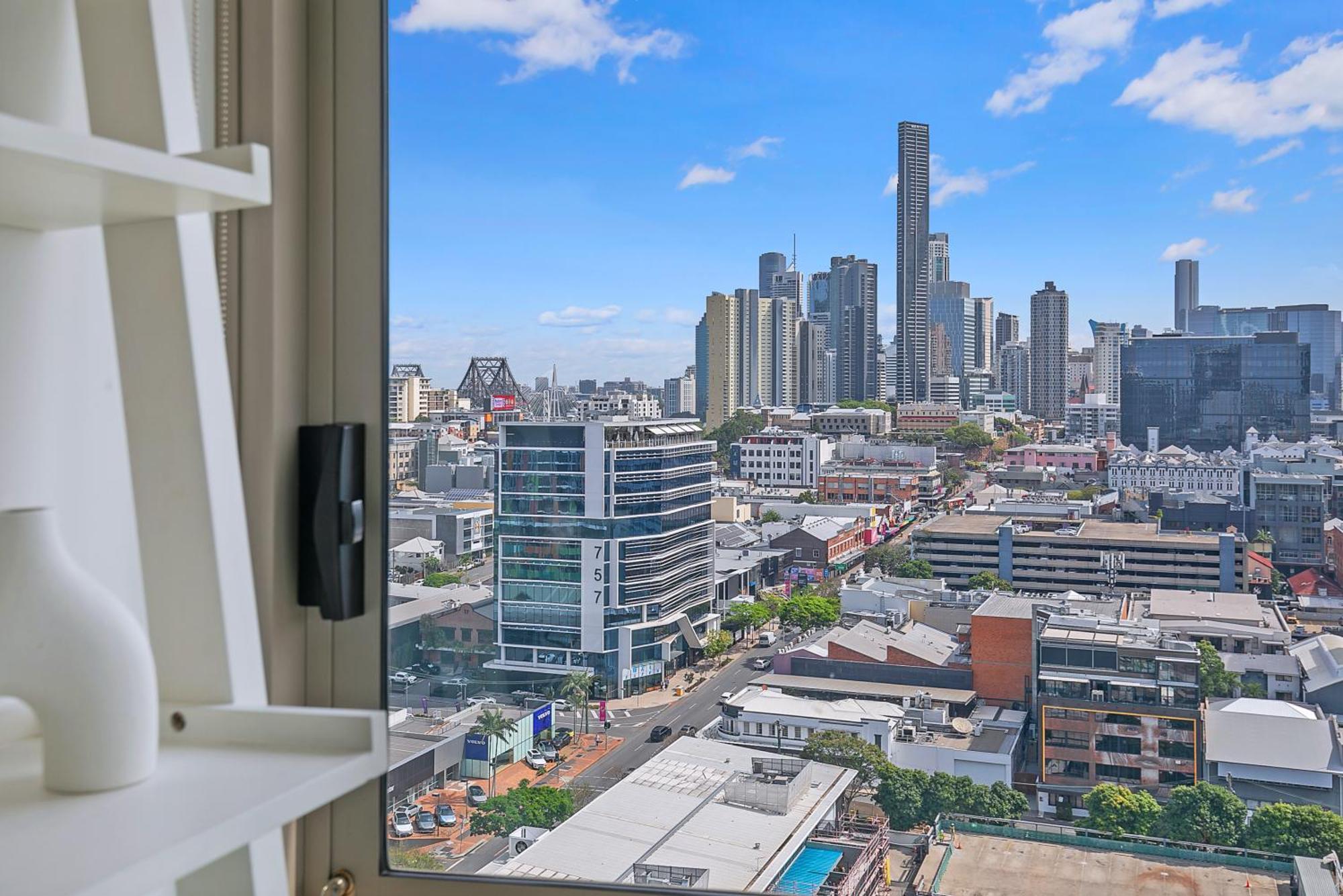 Mosaic Vista - Skyline Views Above Fashion Precinct
