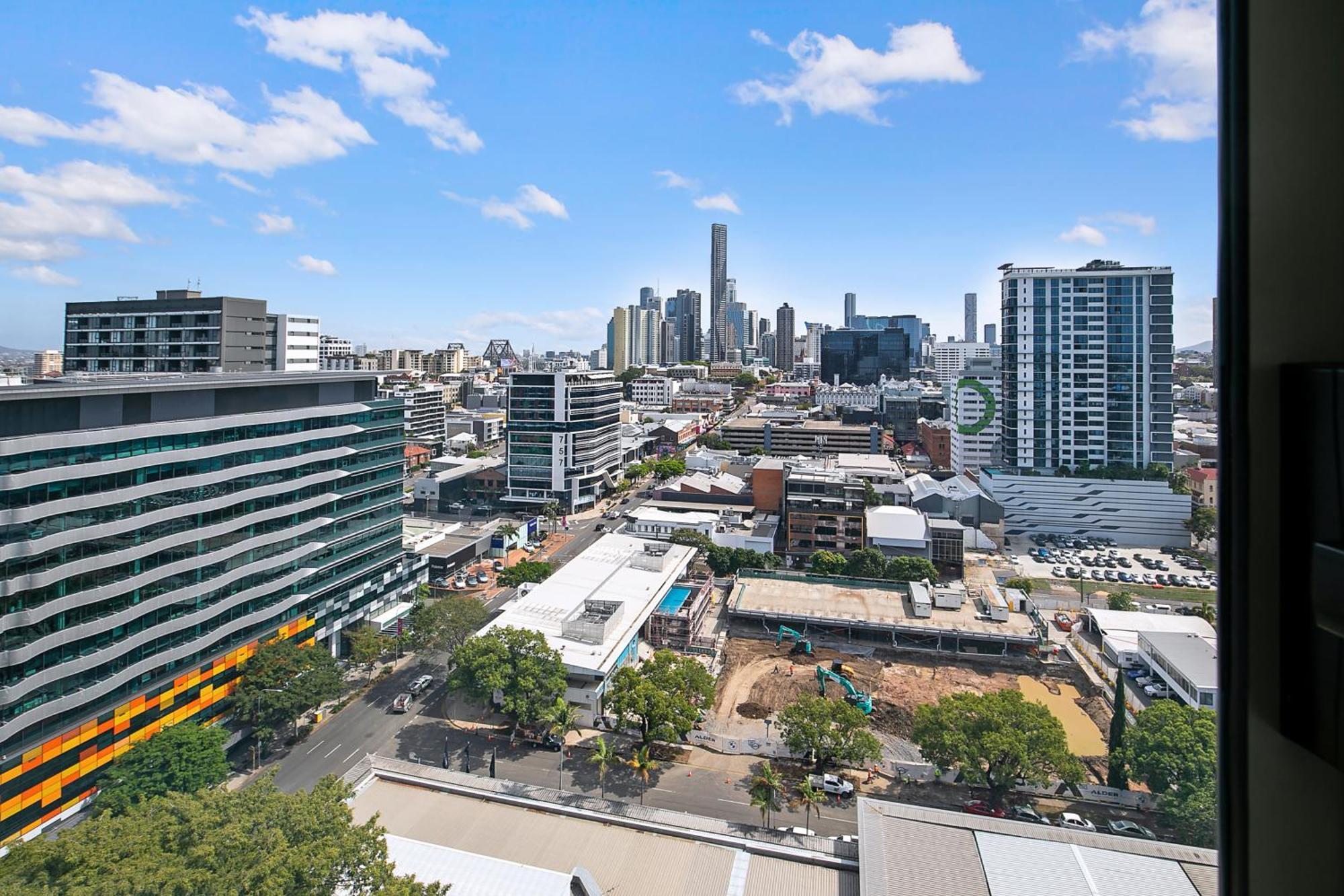 Mosaic Vista - Skyline Views Above Fashion Precinct Brisbane