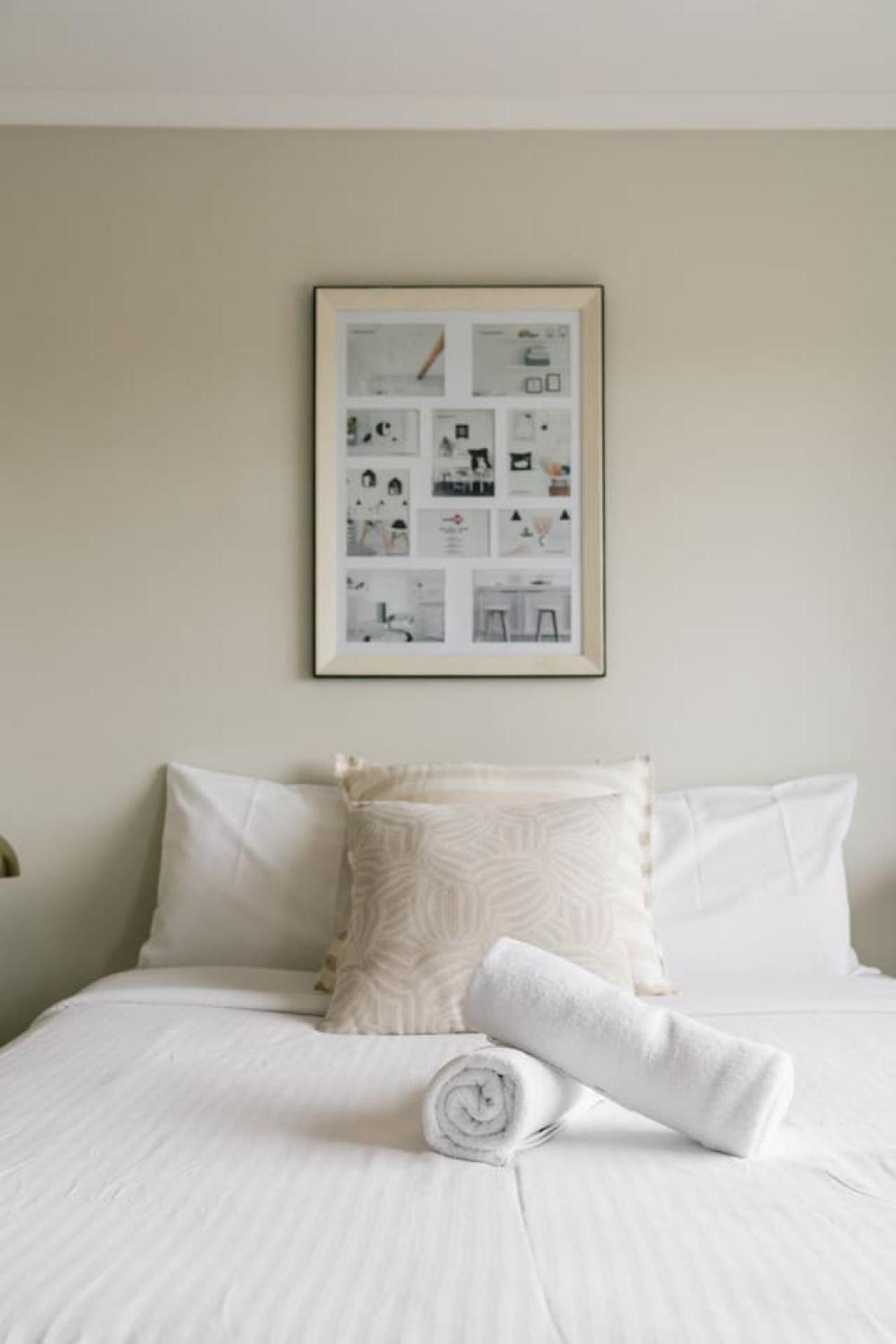 Apartment Workspace Walk To Train And Shops Free Carpark *