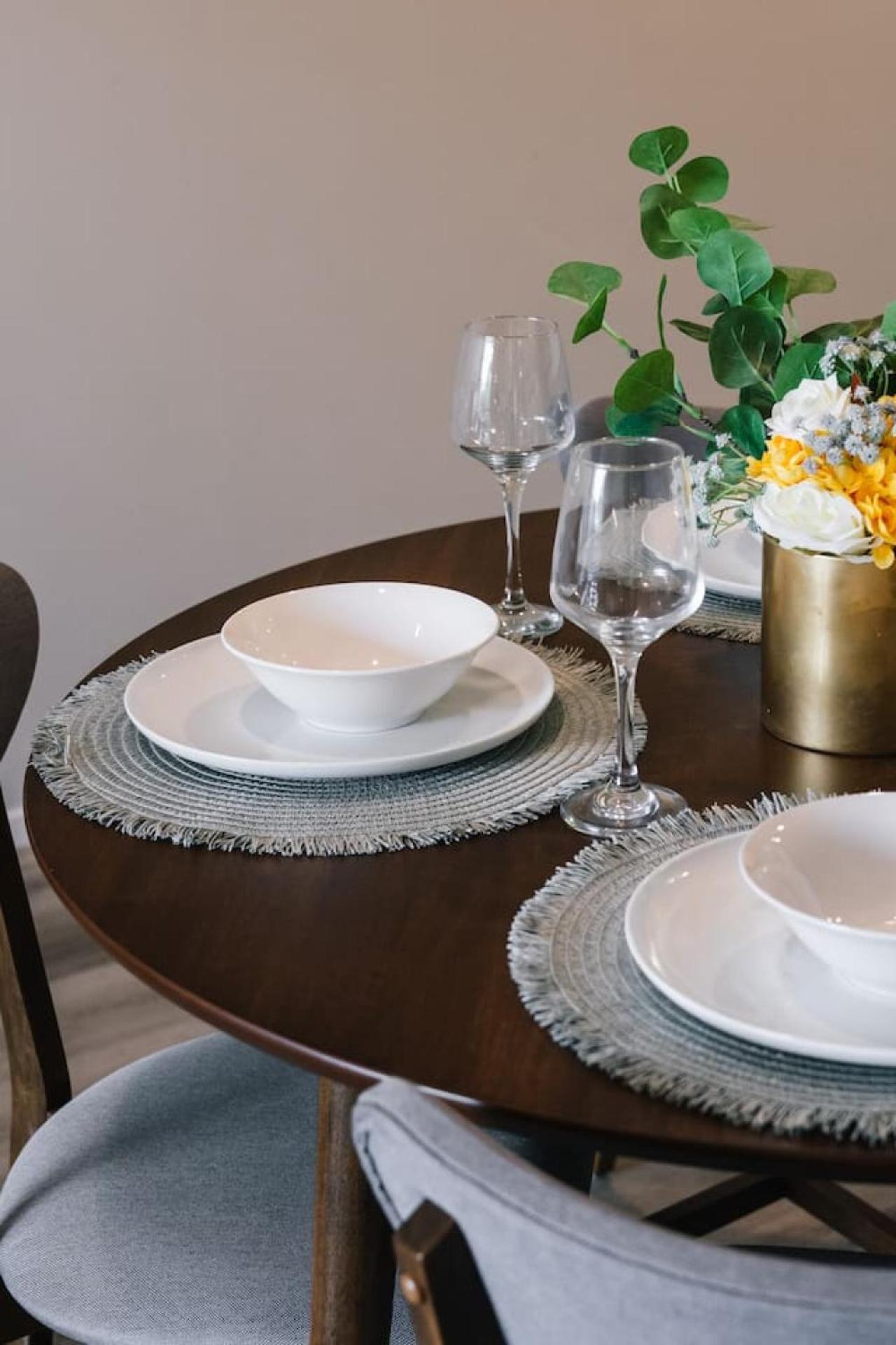 Workspace Walk To Train And Shops Free Carpark Apartment Brisbane