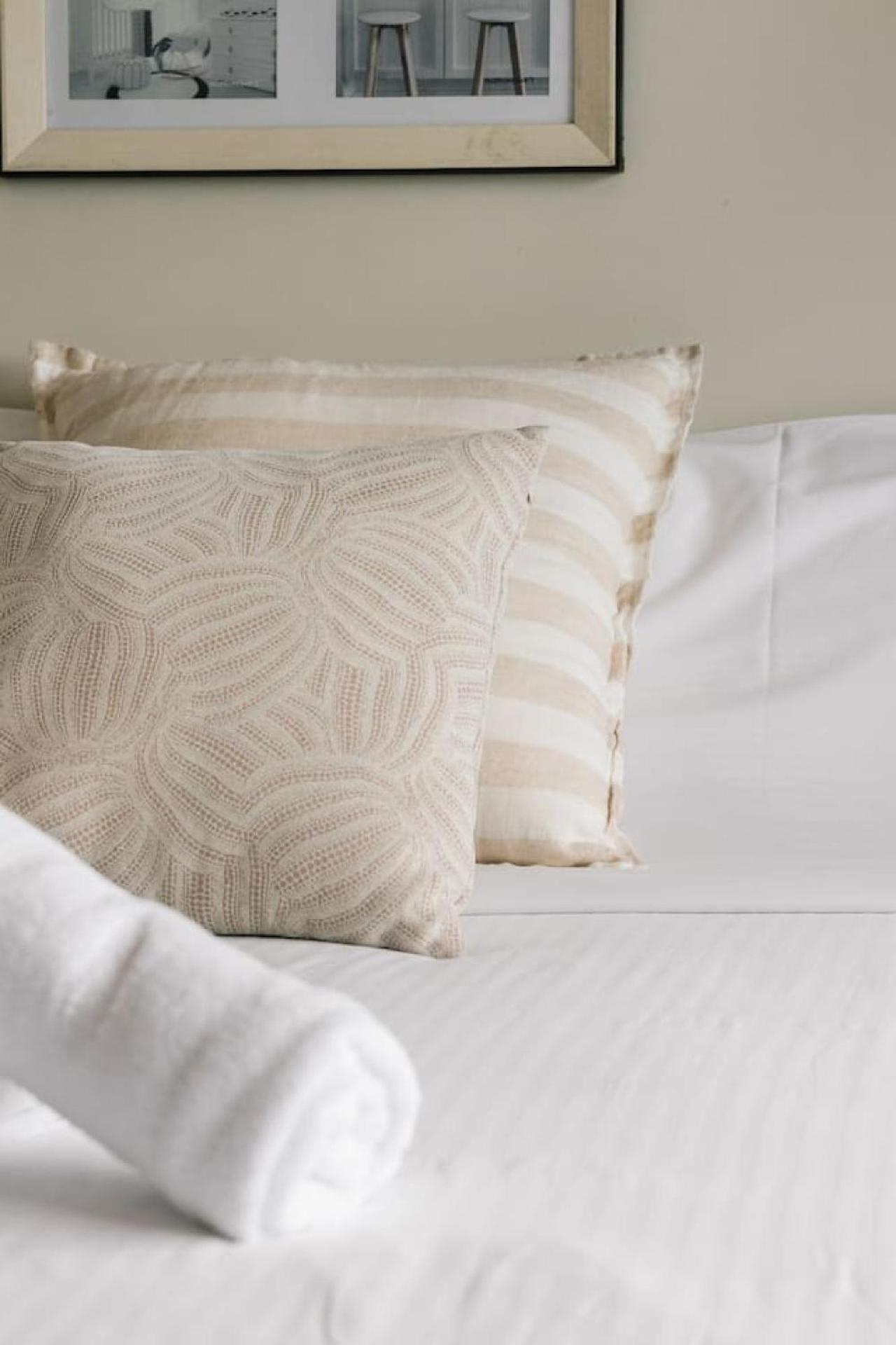 Workspace Walk To Train And Shops Free Carpark * Brisbane