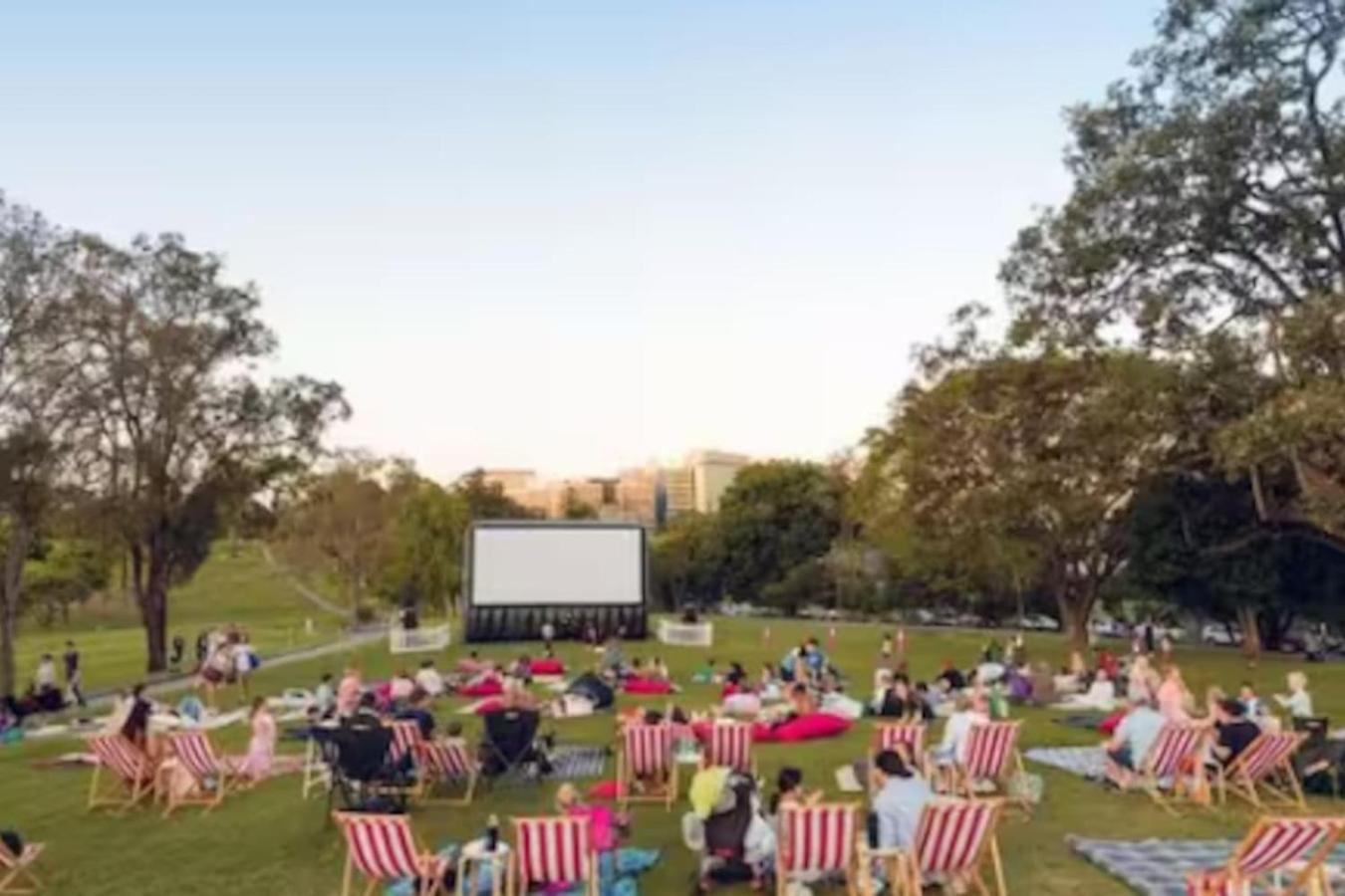 Modern Retreat Two Ensuite Bedrooms And Walk To Shops Apartment