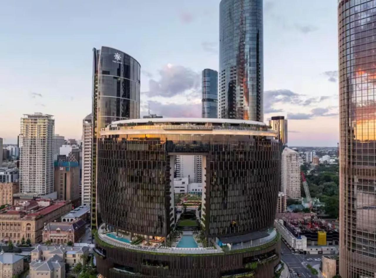 High-end 1 Bed And Study With Pool, Sauna And Gym *