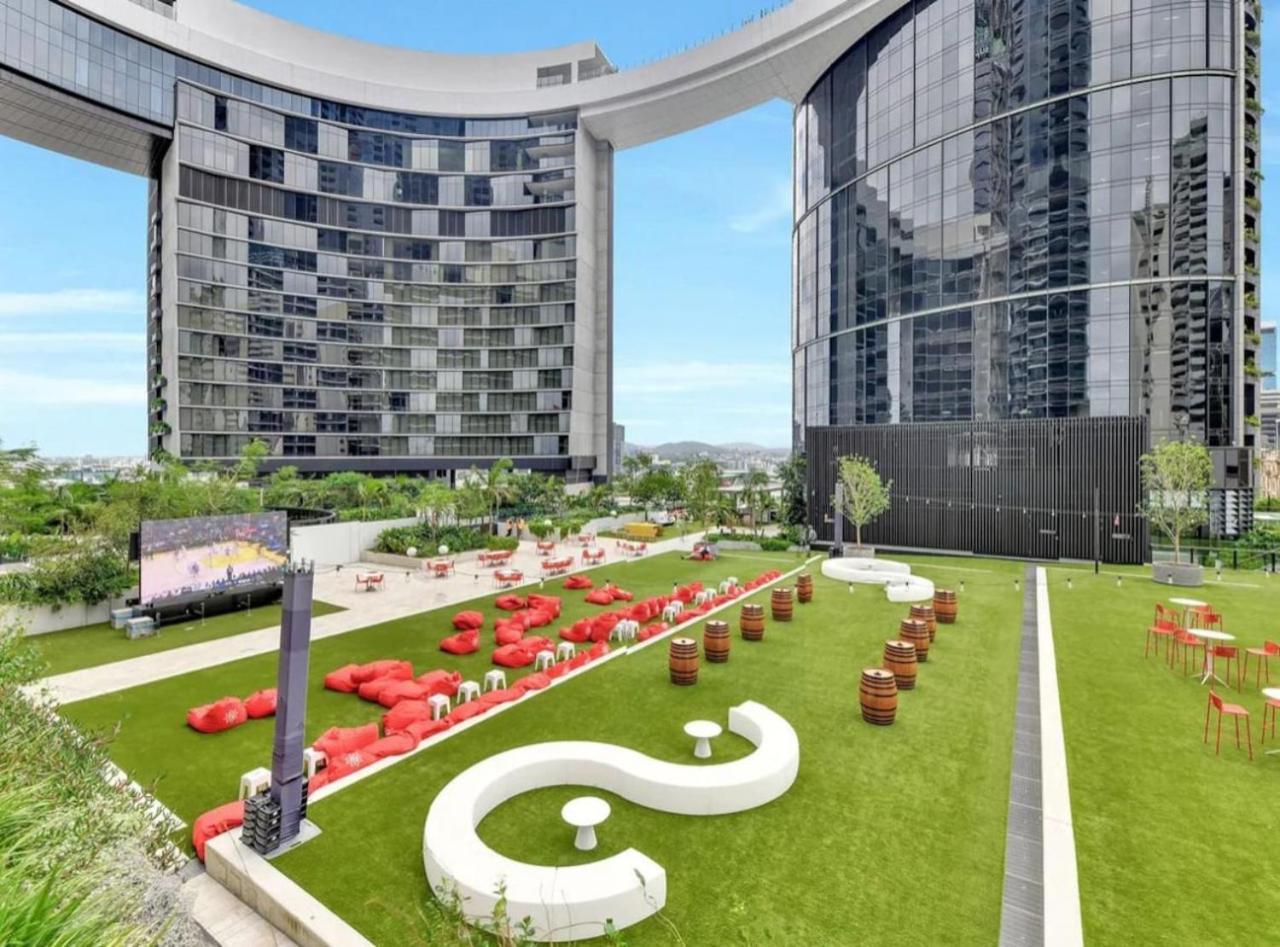 High-end 1 Bed And Study With Pool, Sauna And Gym * Brisbane