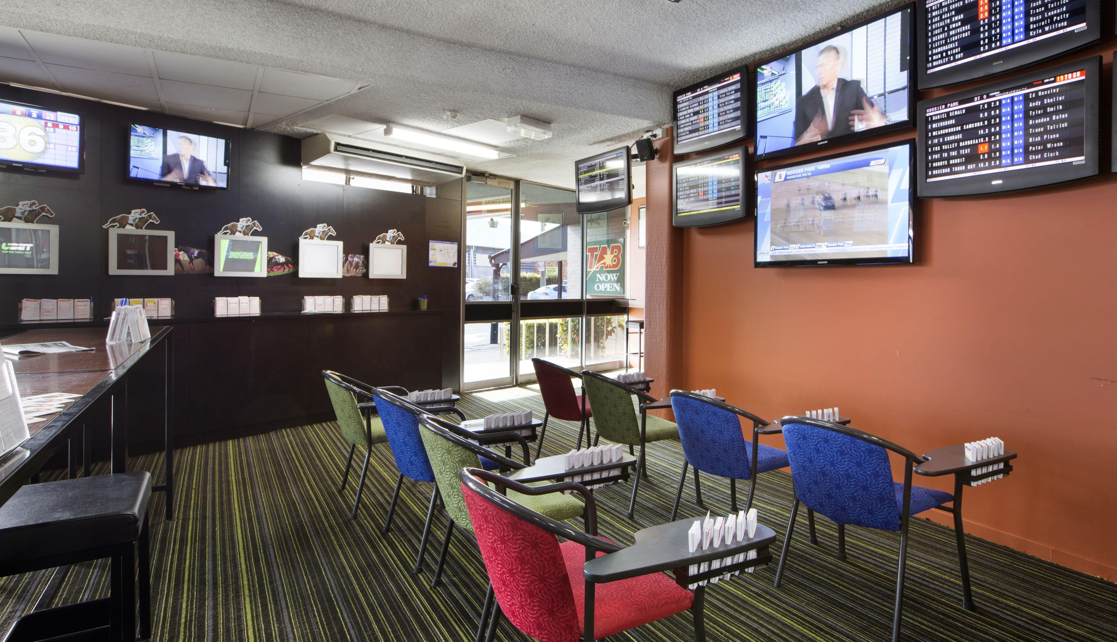 Nightcap At Chardons Corner