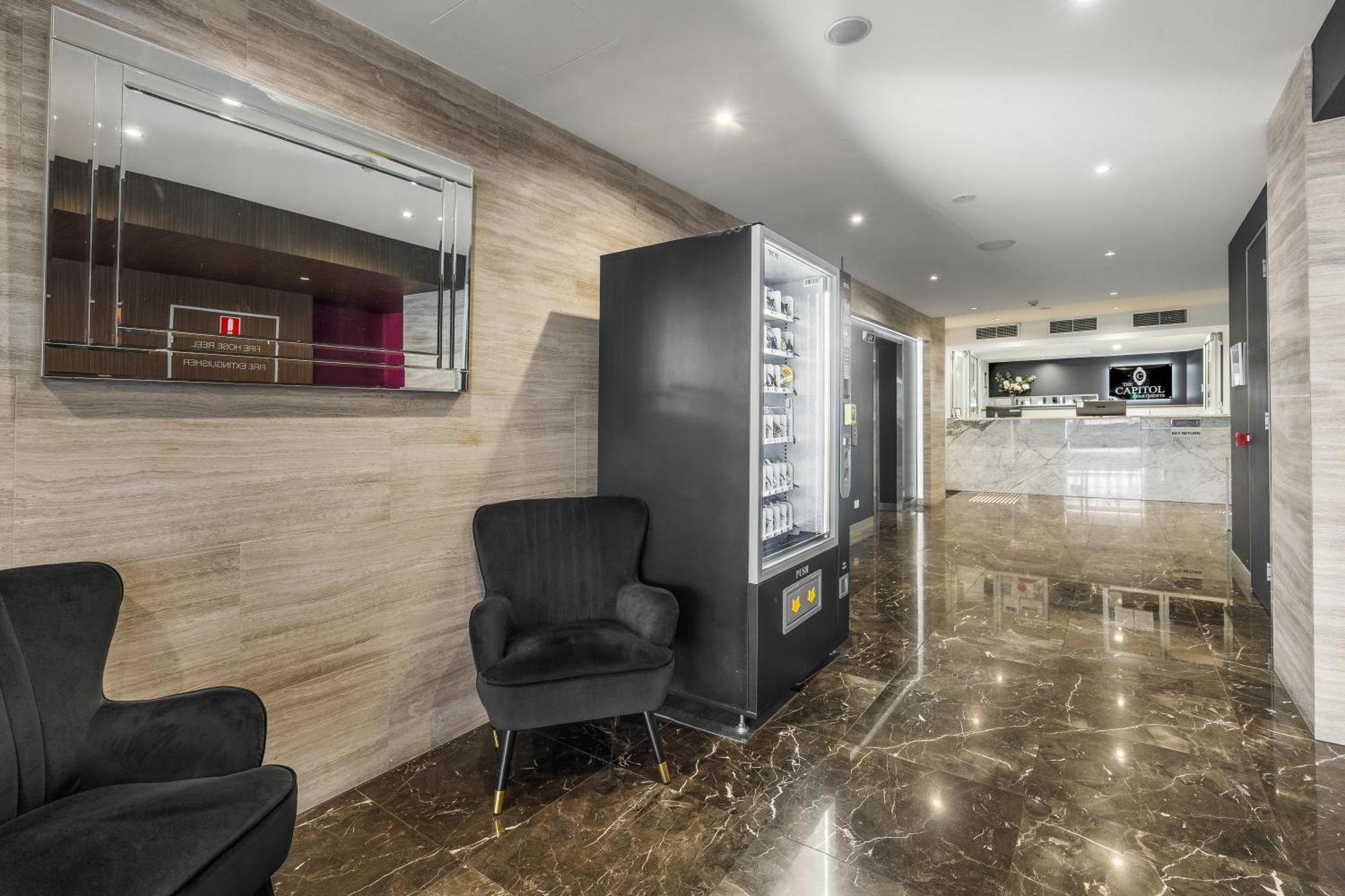 Aparthotel The Capitol 4*