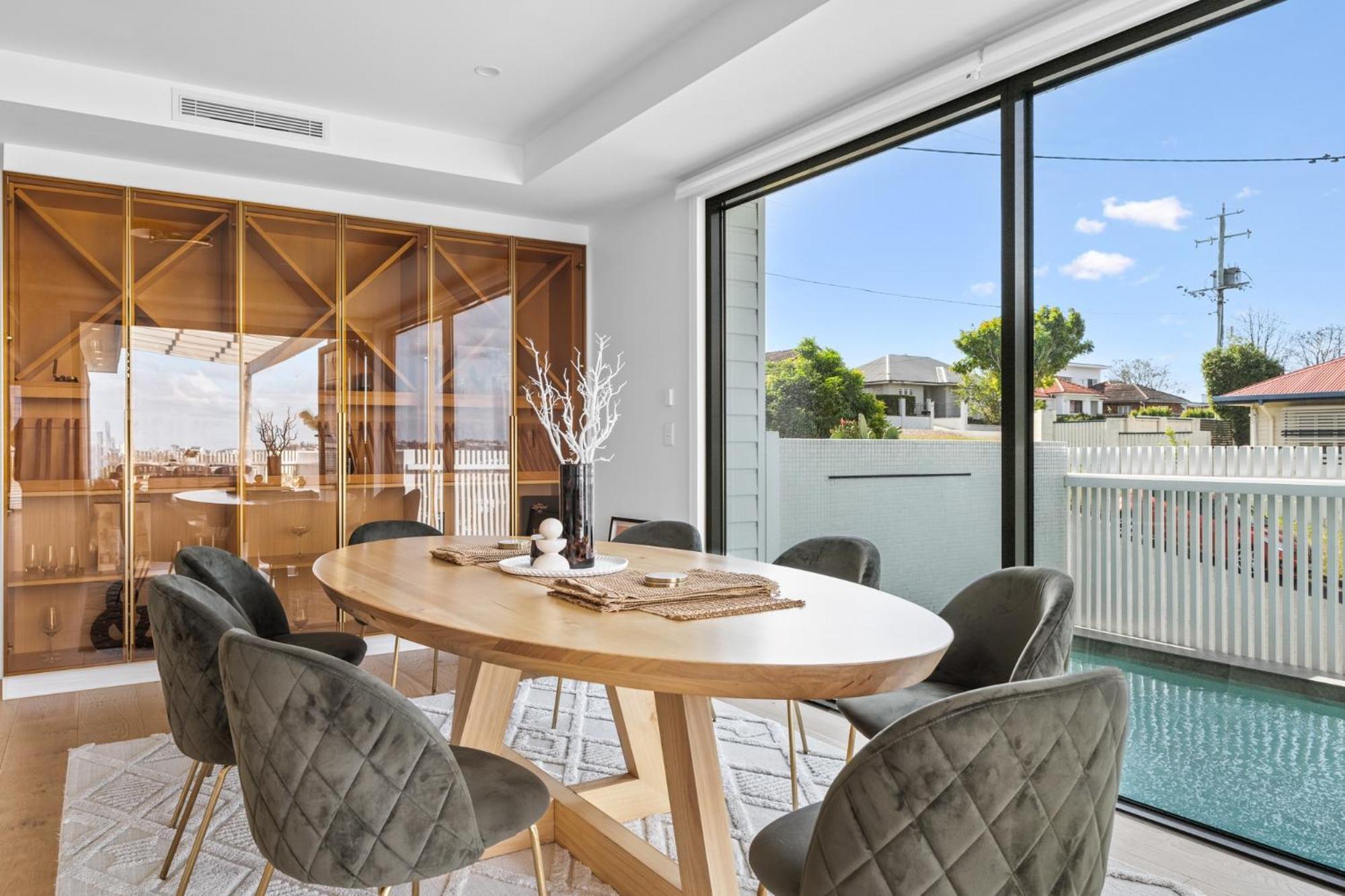 Deluxe 4-bed With Pool & Fire Pit Brisbane