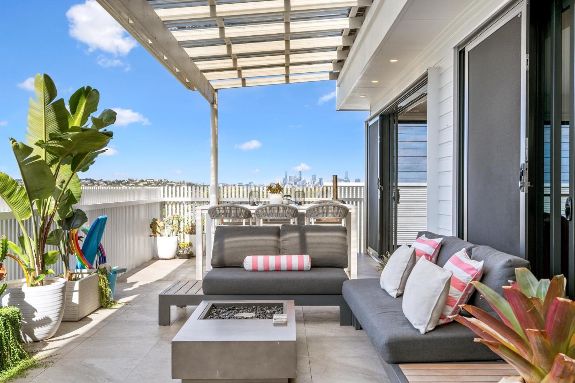 Deluxe 4-bed With Pool & Fire Pit