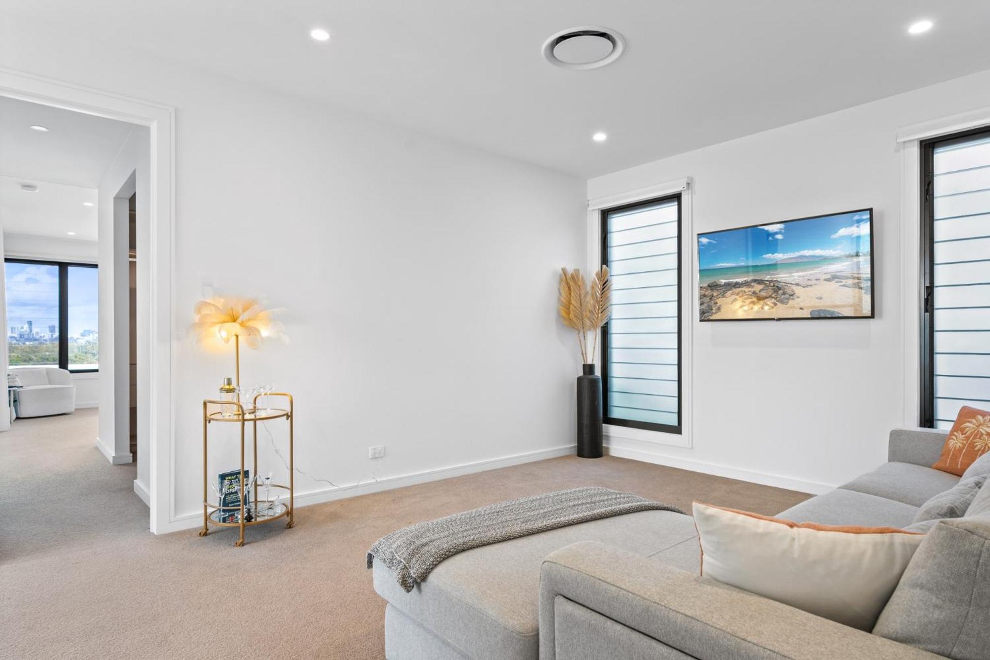 Deluxe 4-bed With Pool & Fire Pit Holiday home