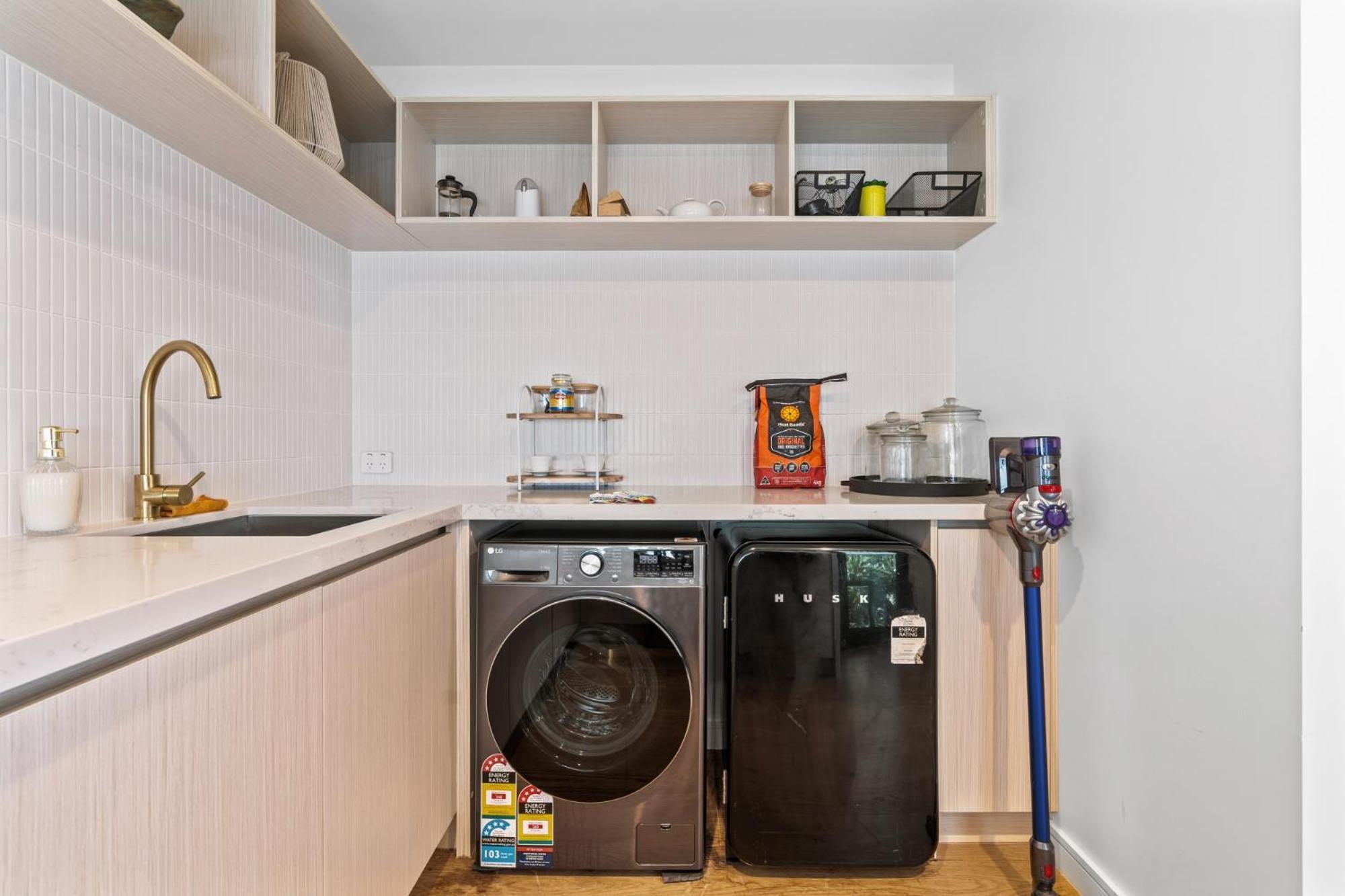 Deluxe 4-bed With Pool & Fire Pit Holiday home Brisbane