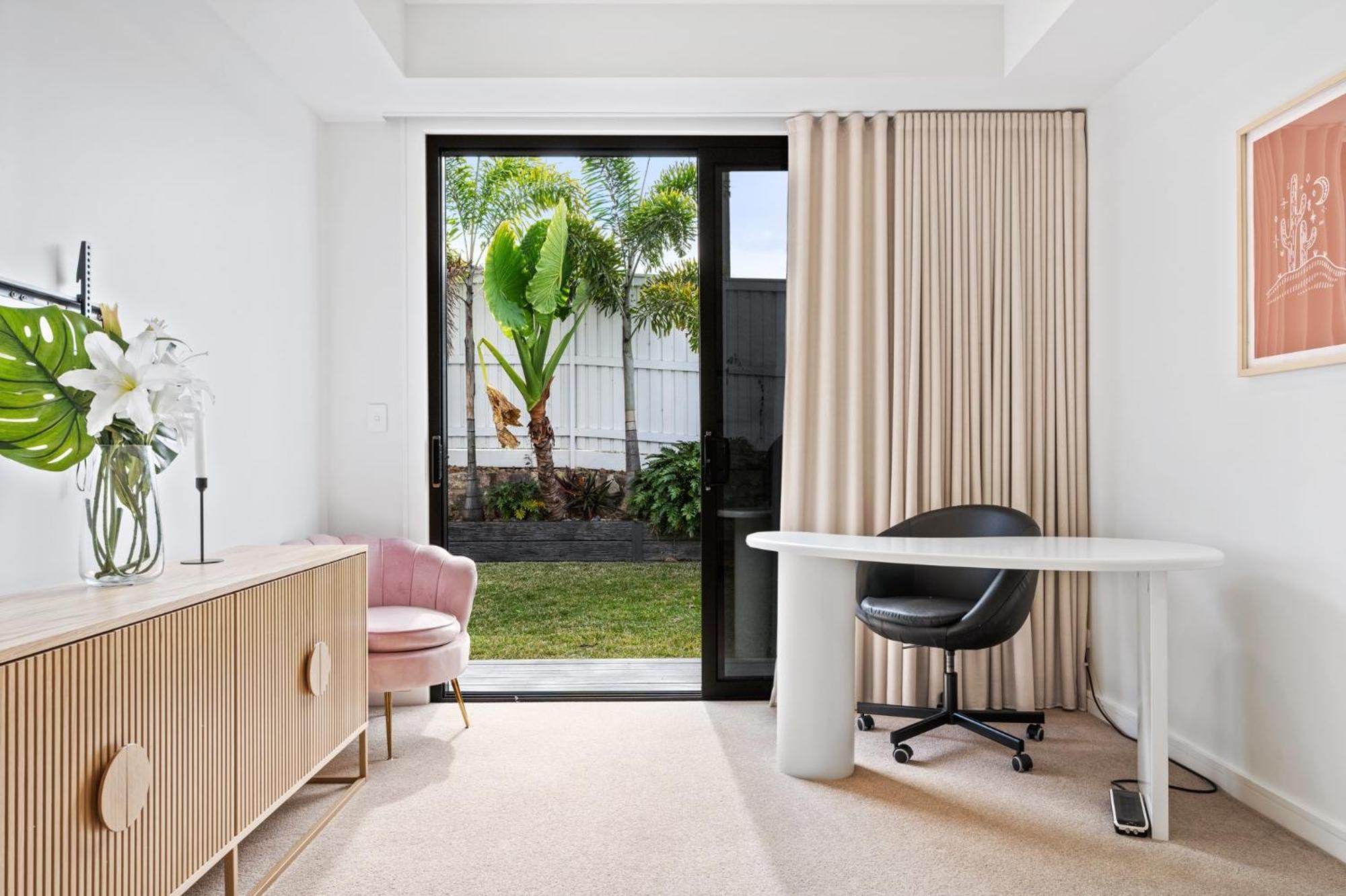 Holiday home Deluxe 4-bed With Pool & Fire Pit *