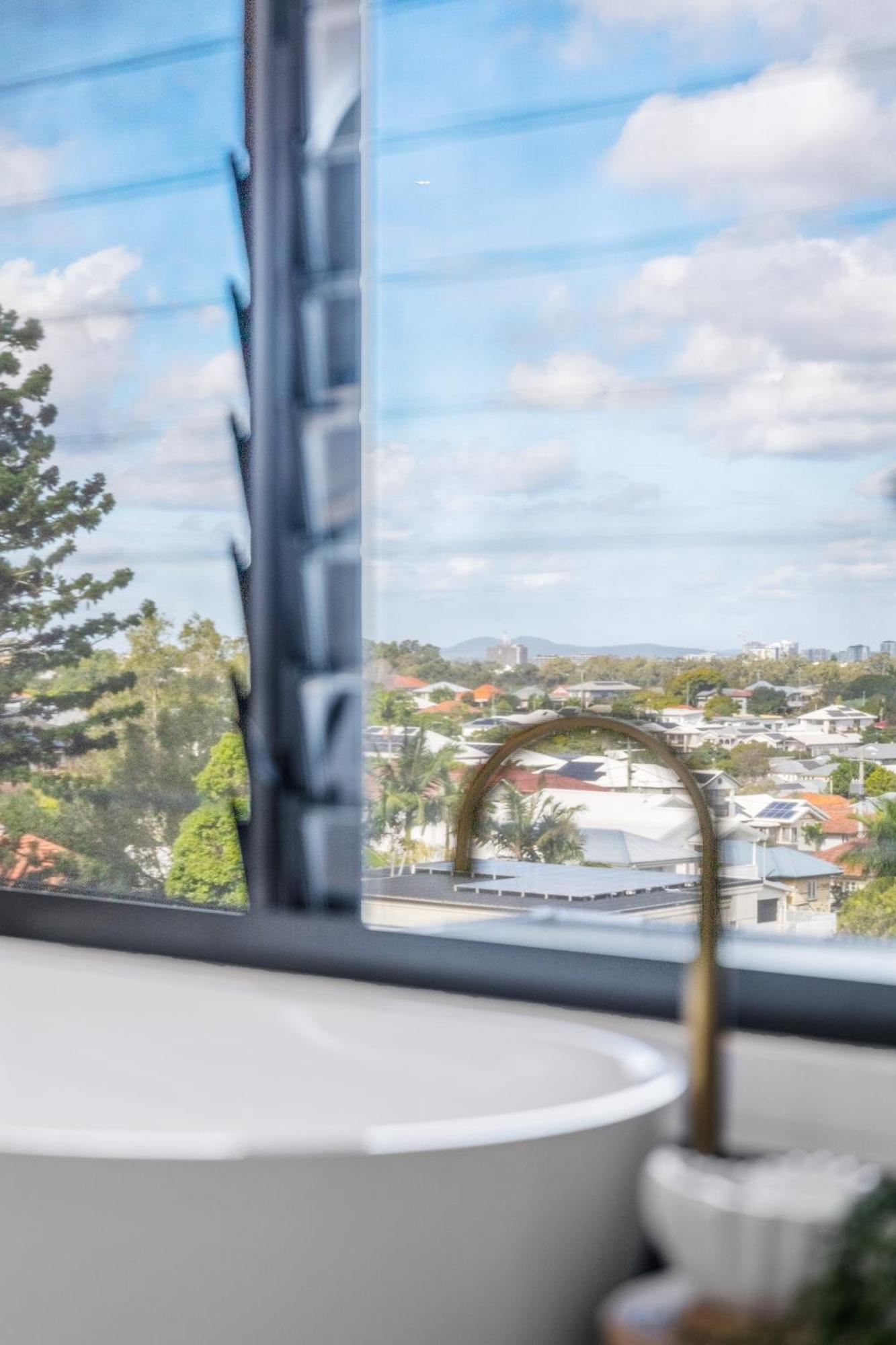 Deluxe 4-bed With Pool & Fire Pit Holiday home