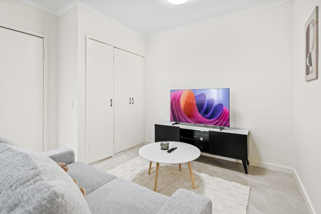 Cozy Little Charm Unit In Eight Miles Plain Brisbane