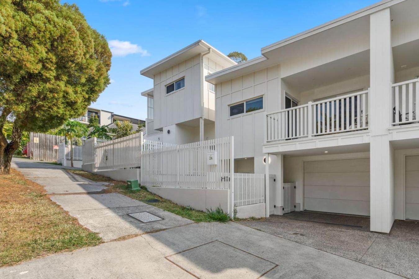 Holiday home Modern Family Oasis Luxe With Balcony Ac And Backyard) Brisbane