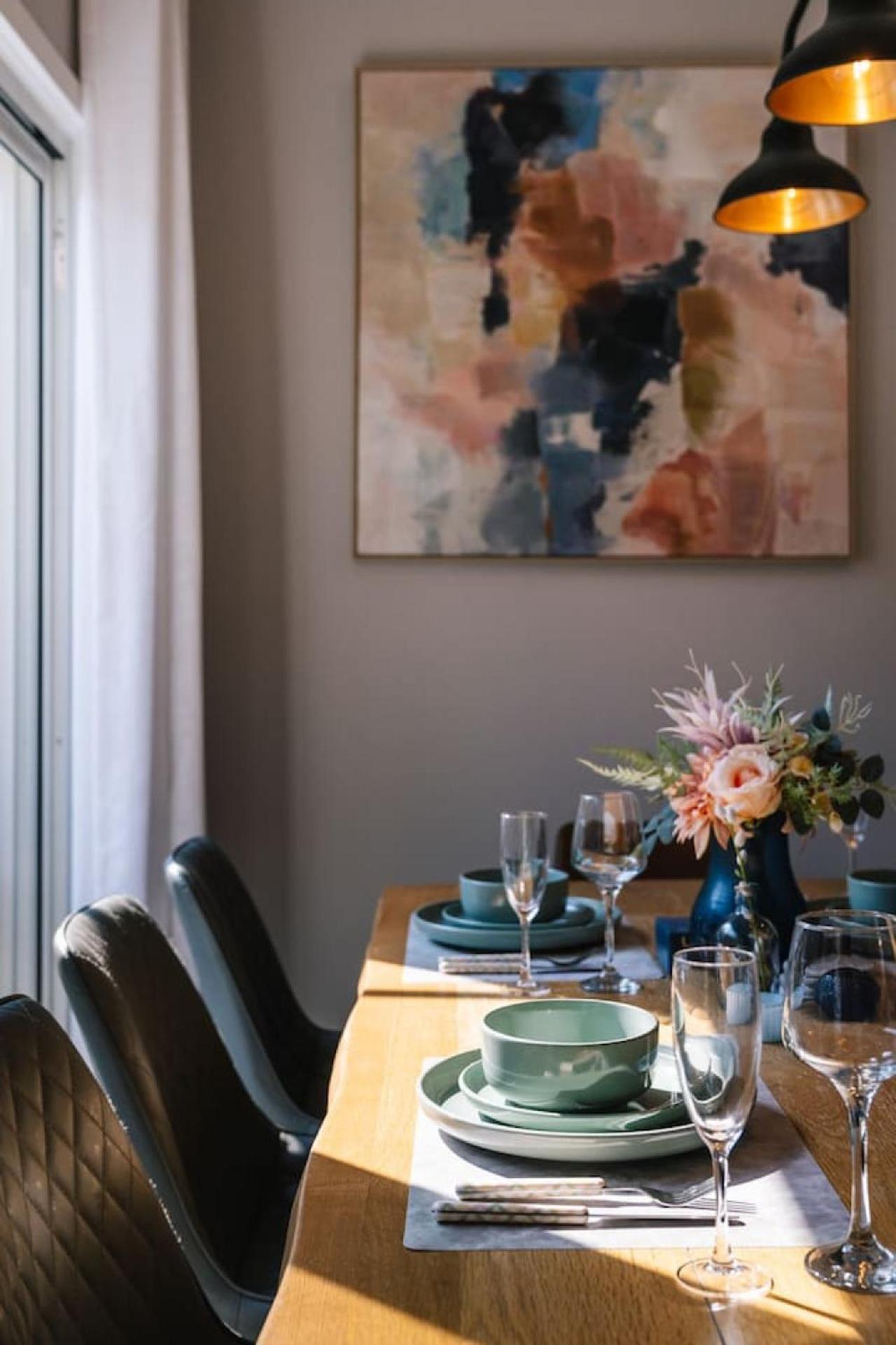 Modern Family Oasis Luxe With Balcony Ac And Backyard) Holiday home *