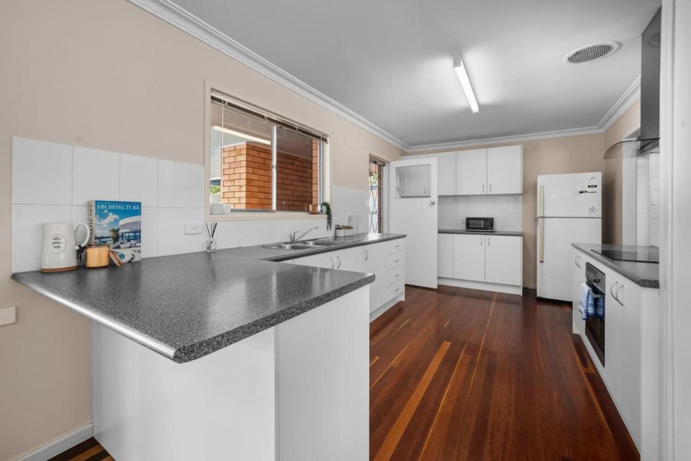 Chic Vibes Oasis Pool And Patio Comfort For Groups *