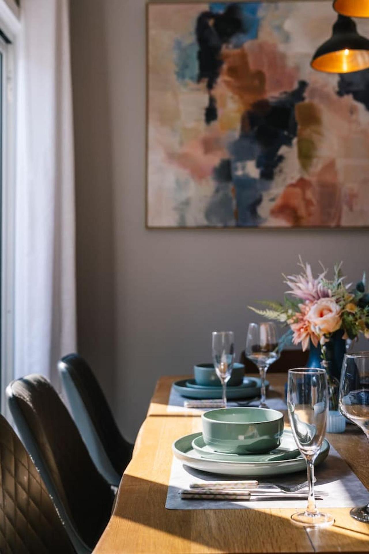 Modern Family Oasis Luxe With Balcony Ac And Backyard) Holiday home