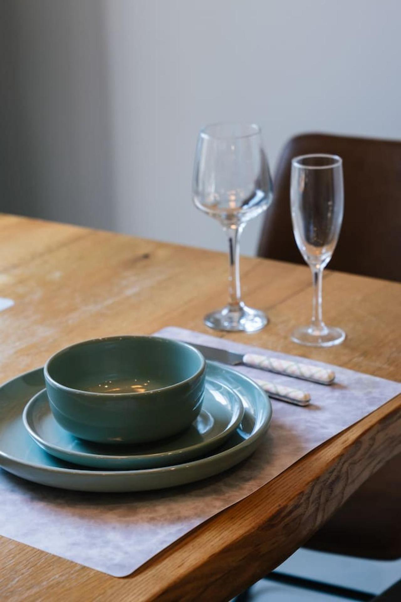 Modern Family Oasis Luxe With Balcony Ac And Backyard) *