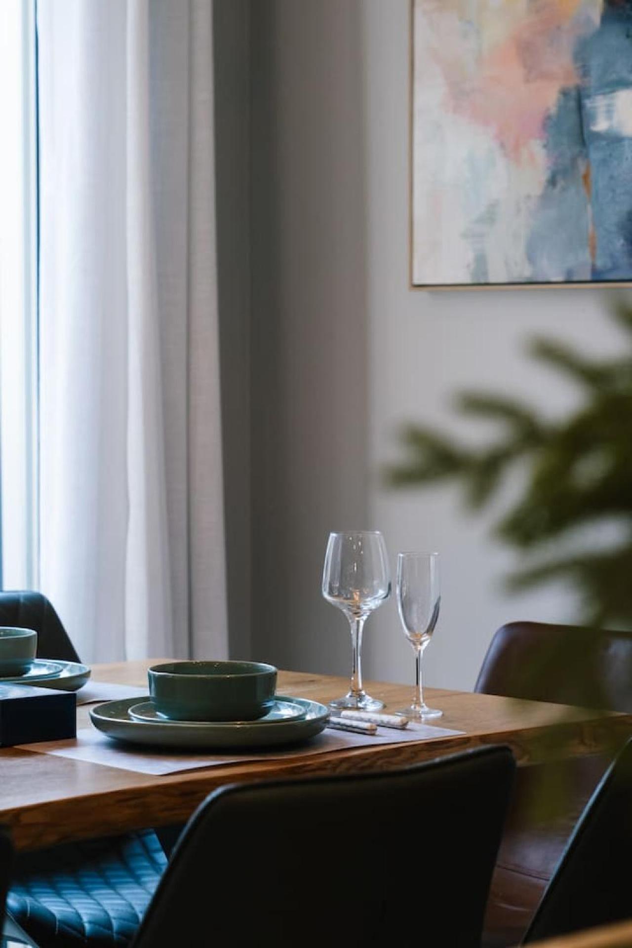 Modern Family Oasis Luxe With Balcony Ac And Backyard) Holiday home Brisbane