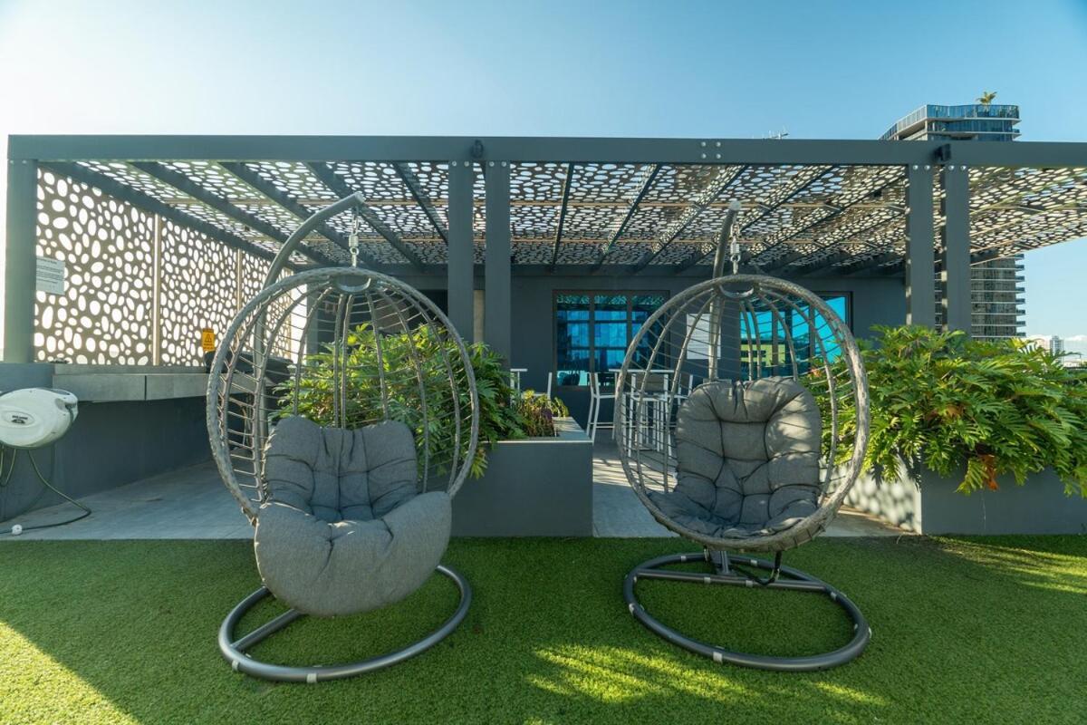 Walk To South & Convention Centre Apartment