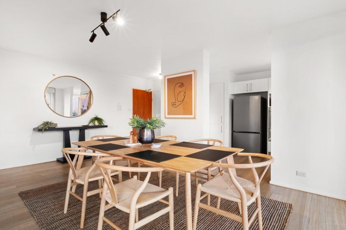 New Farm Sophisticated Retro - 3bed-1bath-1car-views Apartment *