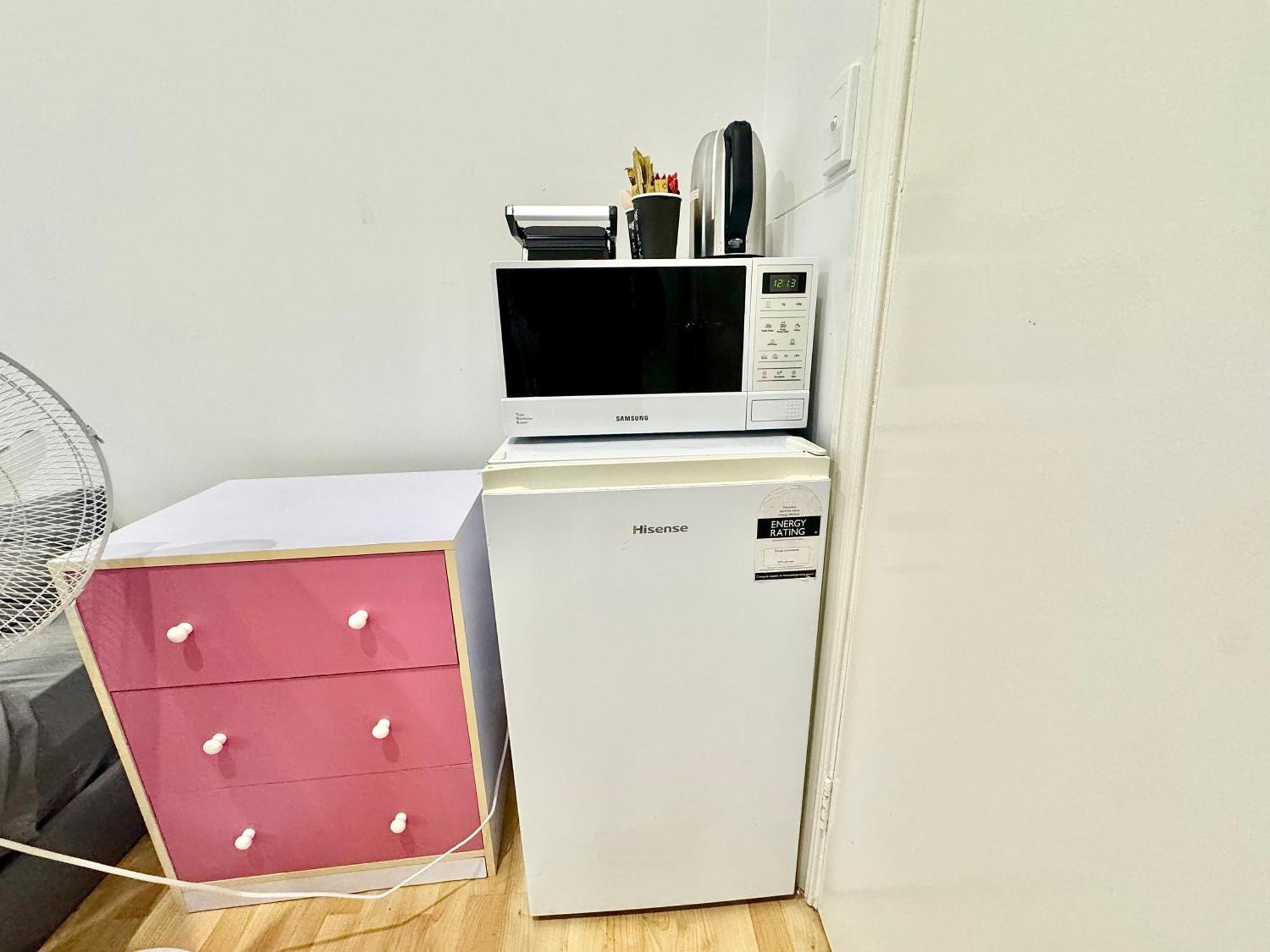 Ensuite Bathroom With Separate Entrance * Brisbane