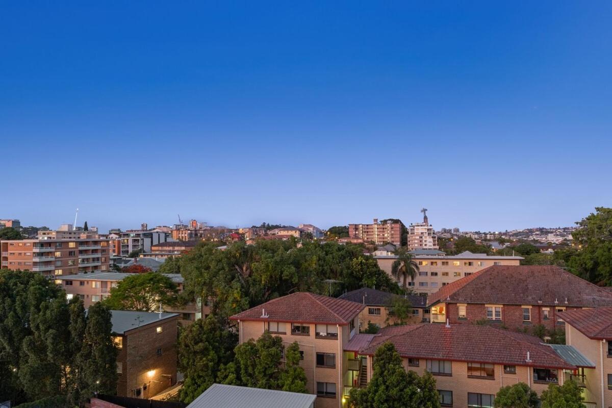 New Farm Sophisticated Retro - 3bed-1bath-1car-views Apartment