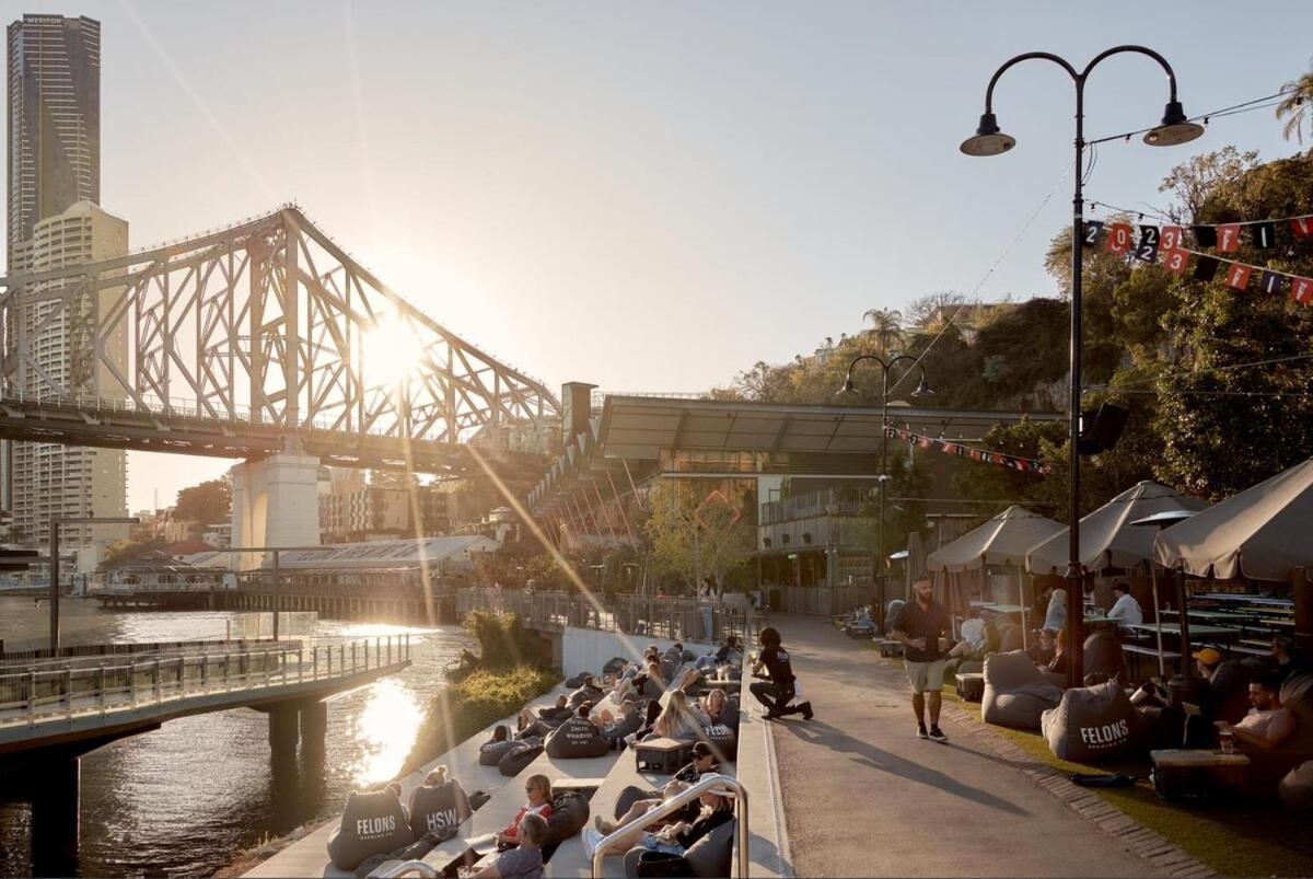 New Farm Sophisticated Retro - 3bed-1bath-1car-views