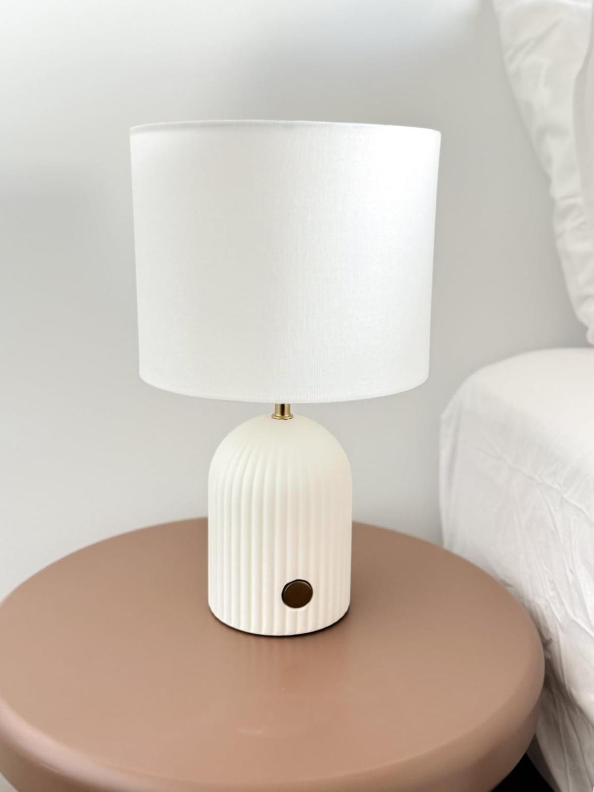 Oasis - Free Parking Gym Pool - Sleep 6 Apartment