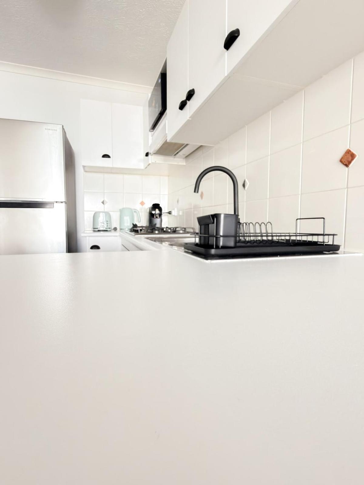 Oasis - Free Parking Gym Pool - Sleep 6