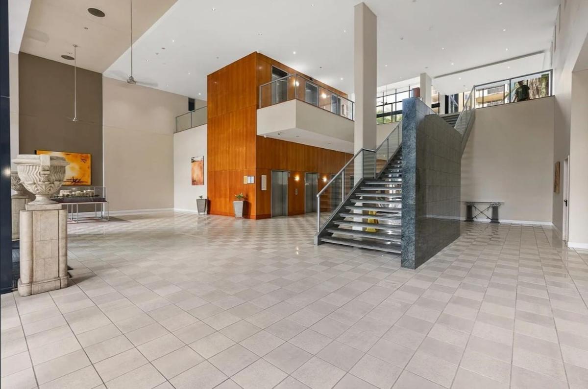 Oasis - Free Parking Gym Pool - Sleep 6 *