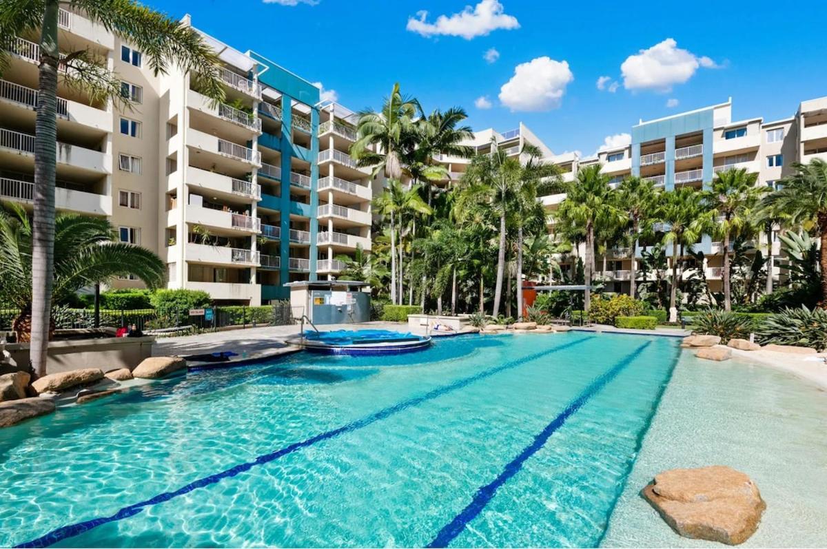 Apartment Oasis - Free Parking Gym Pool - Sleep 6 Brisbane