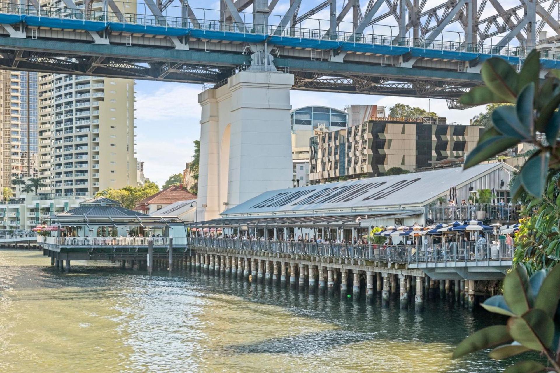 Apartment River Place *