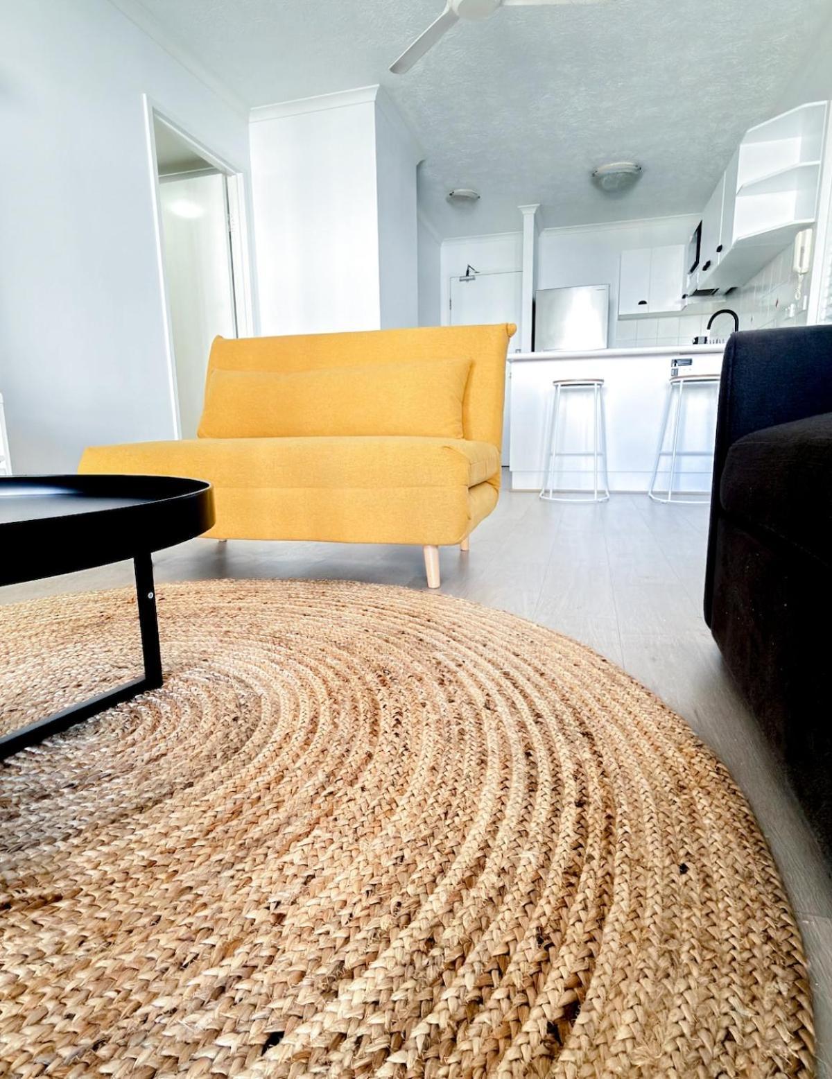 Oasis - Free Parking Gym Pool - Sleep 6 Apartment *