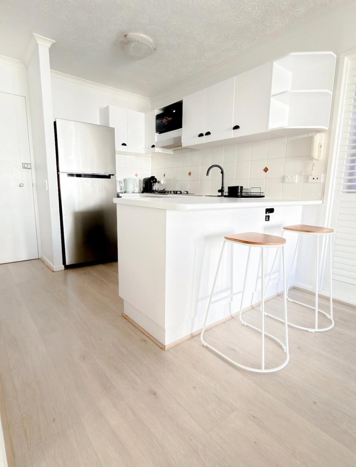 Oasis - Free Parking Gym Pool - Sleep 6 *