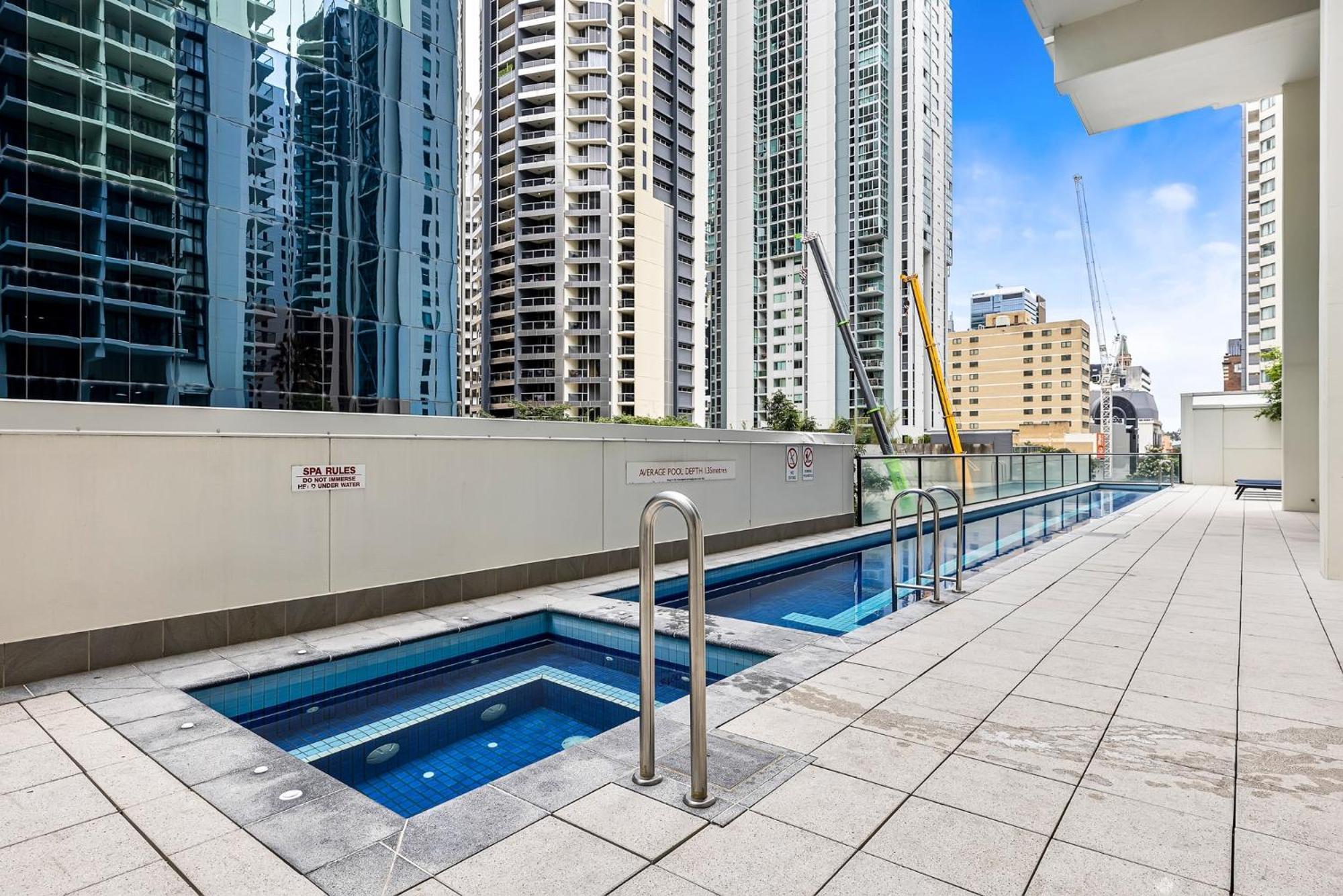 Apartment 1-bed Centre With Pool, Bbq & Gym Brisbane