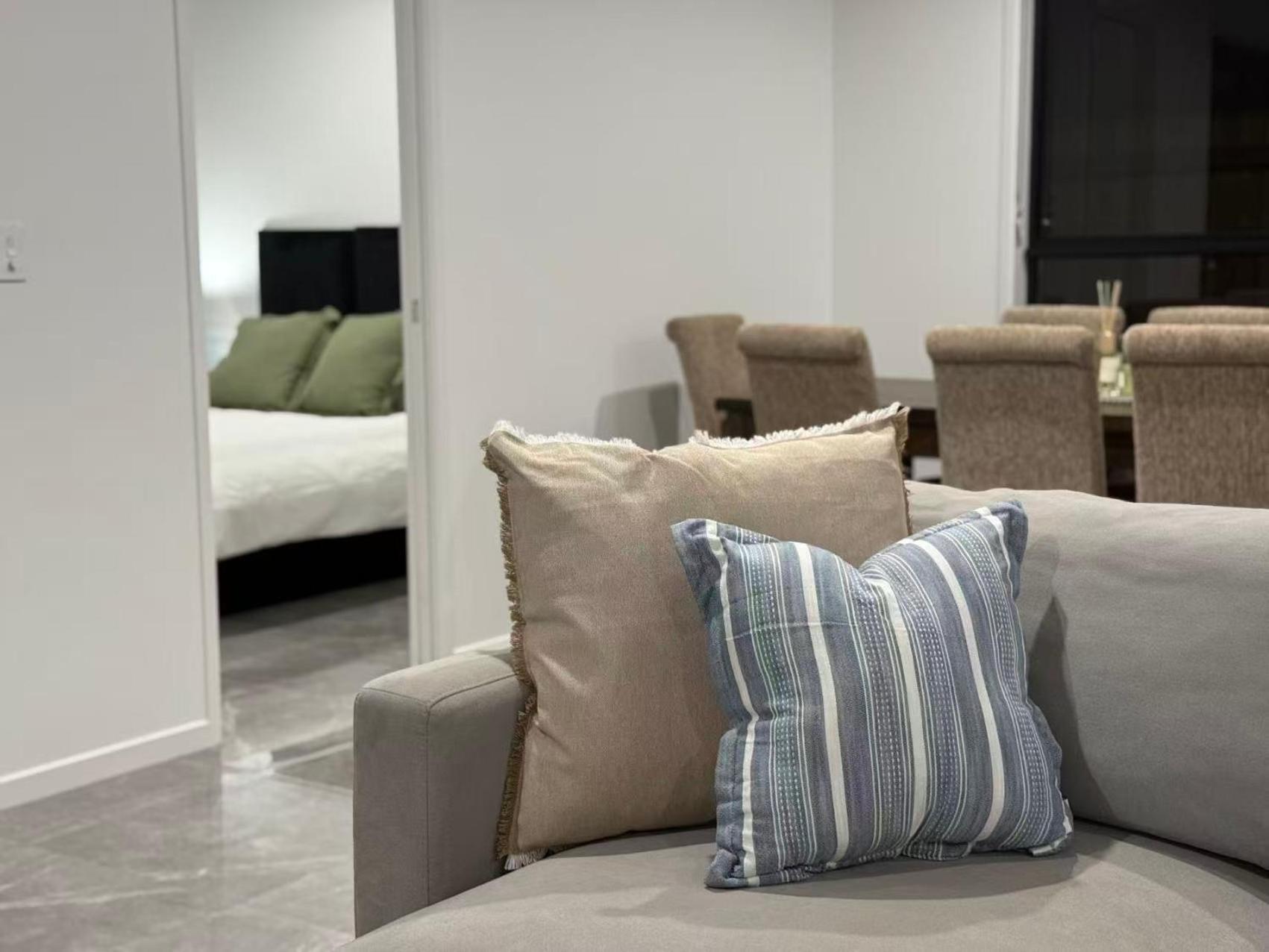 Sunnybank Station 5b Family Villa *