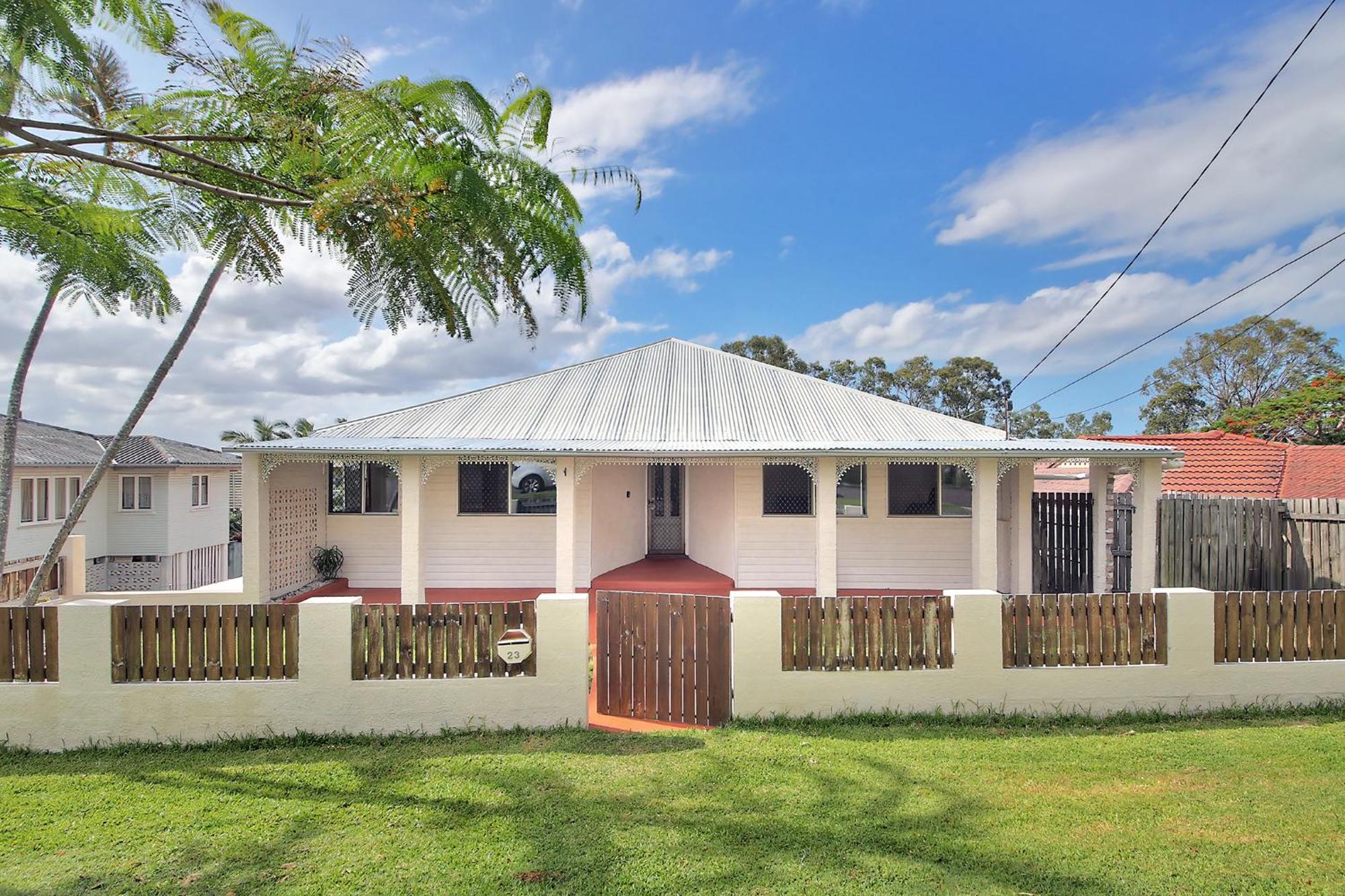 Wynnum Waves Retreat-3 Bedroom Coastal Escape * Brisbane