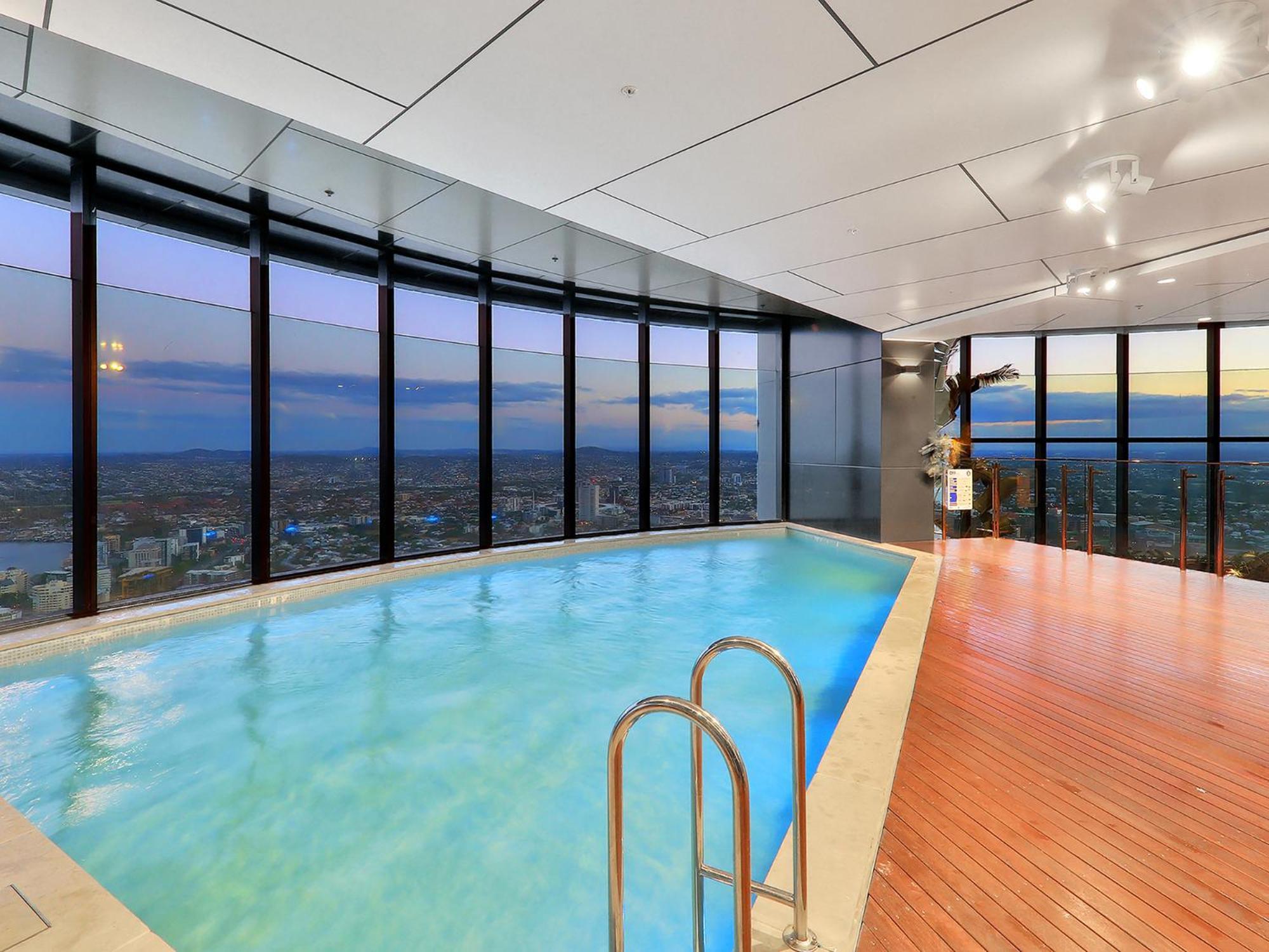 A Gallery In The Sky! Balcony, Pool And Parking At Skytower Level 33 Views In Brisbane!