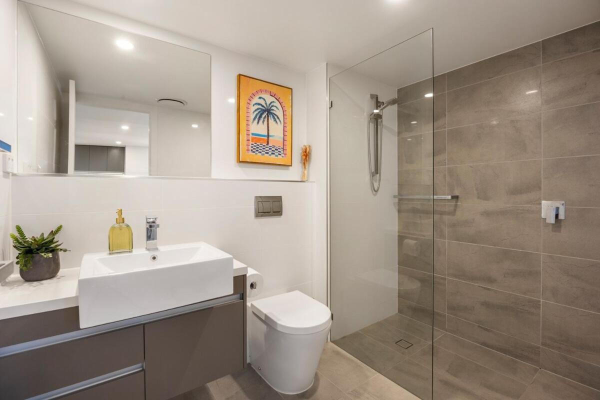 Lux1br Near Stadium, Parking & Balcony Apartment Brisbane