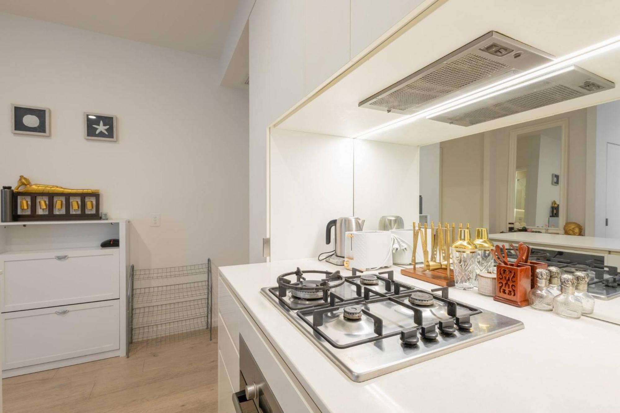 Modern 2-bedroom, 2-bath In West Village, West End Apartment *